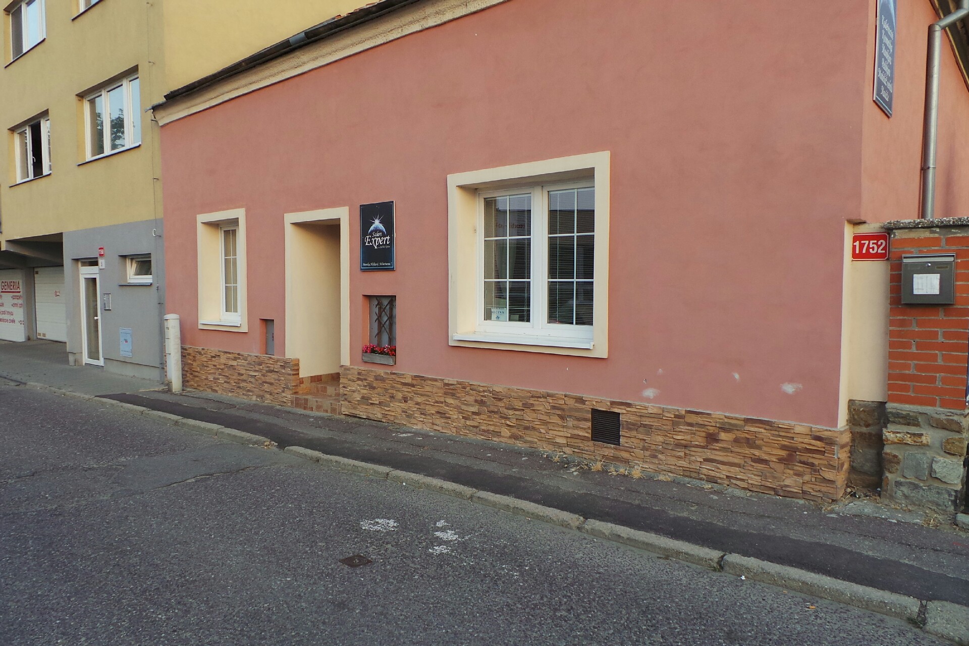 Monika Hájková - Salon Expert