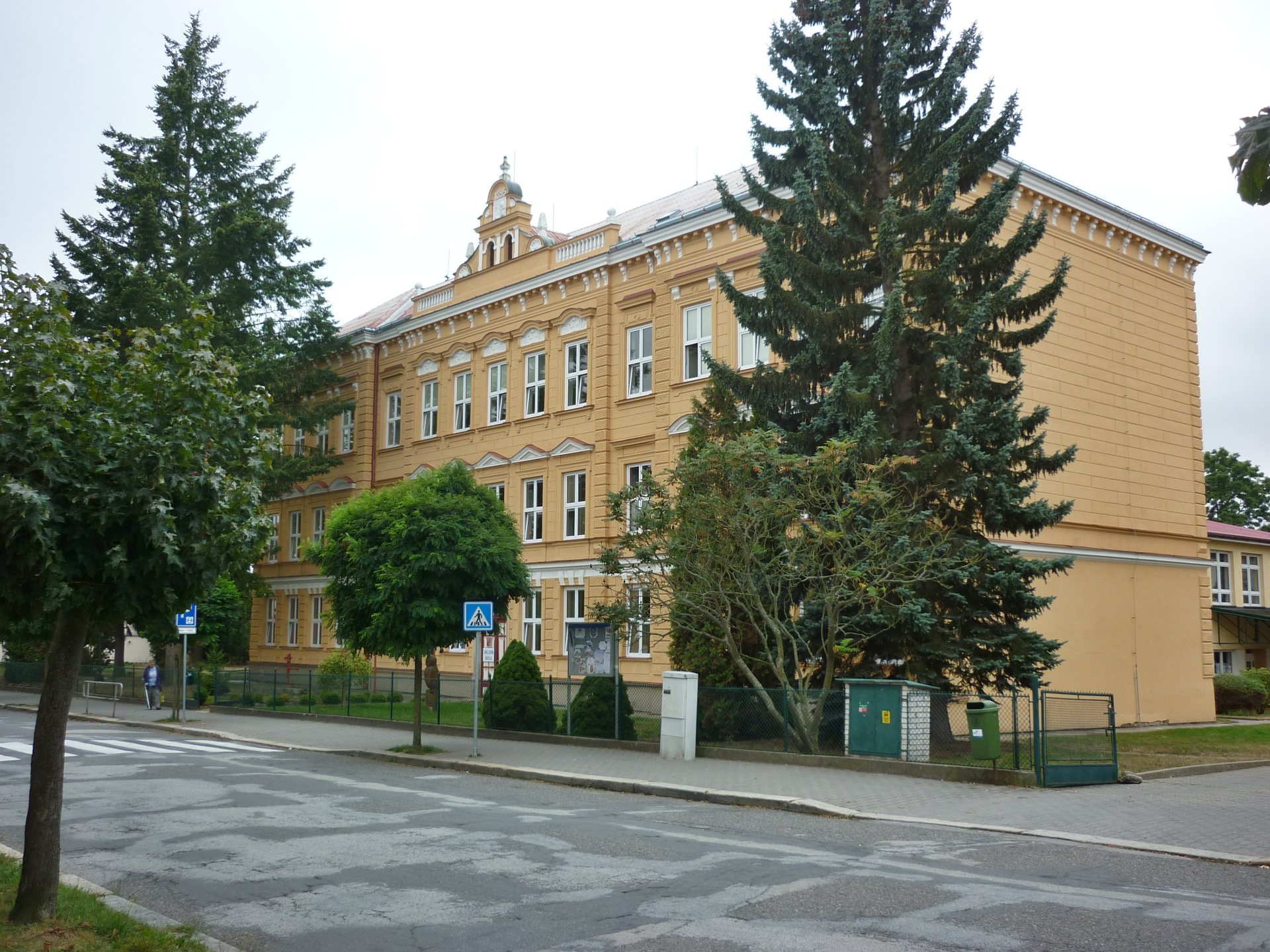 ZŠ Dačice, Komenského