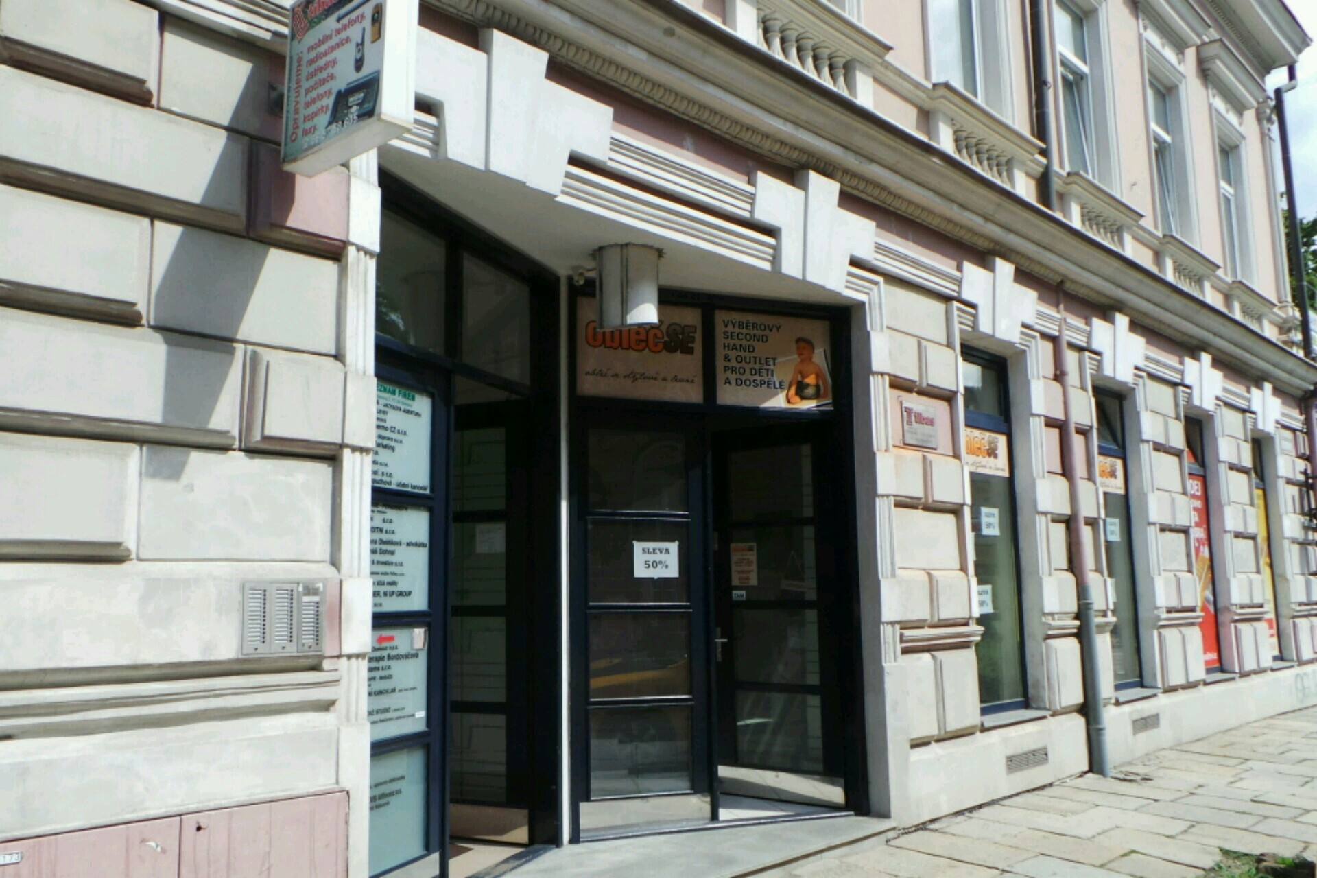 PhDr. Leona Jochmannová