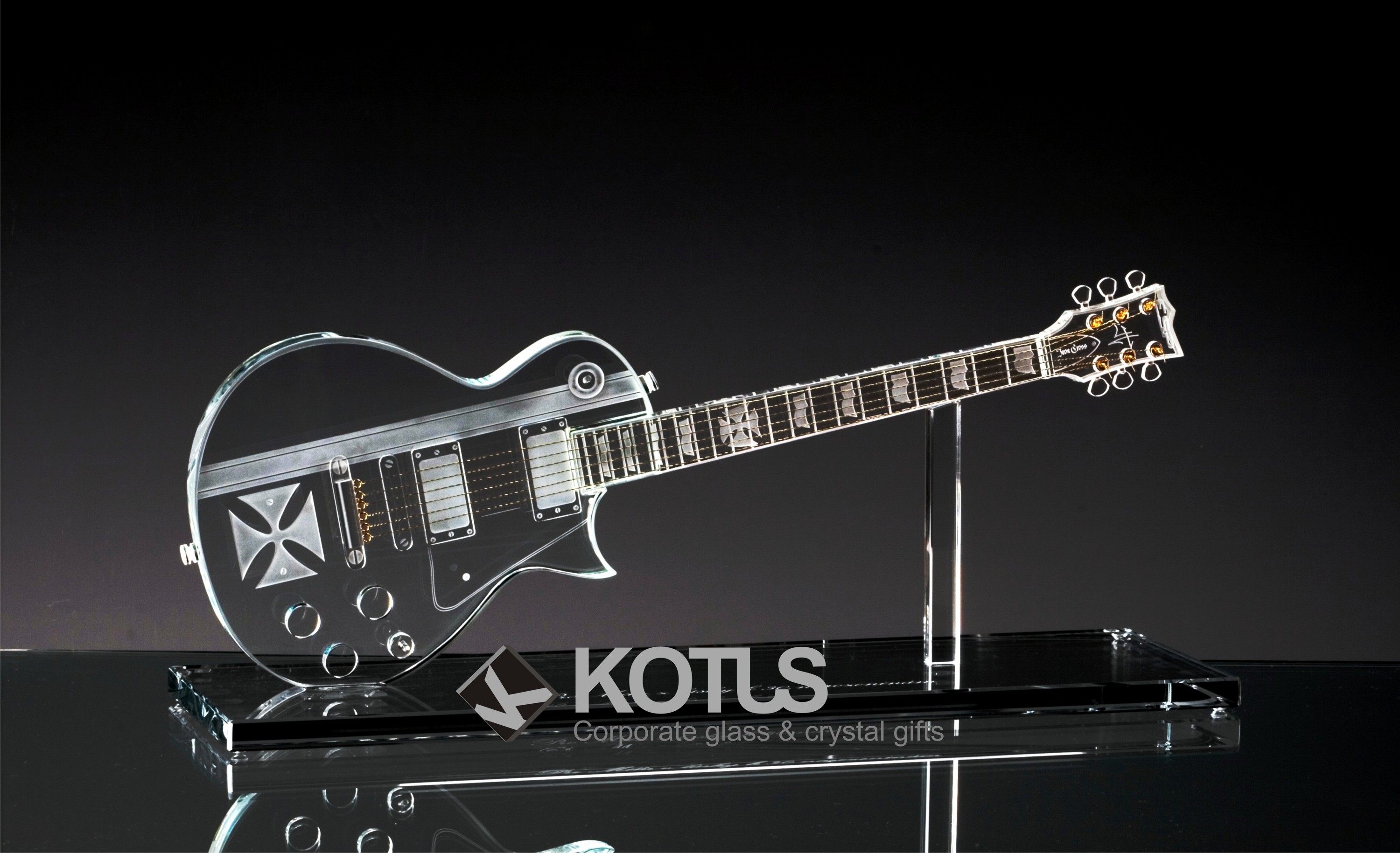 GLASS-KOTUS foto 2