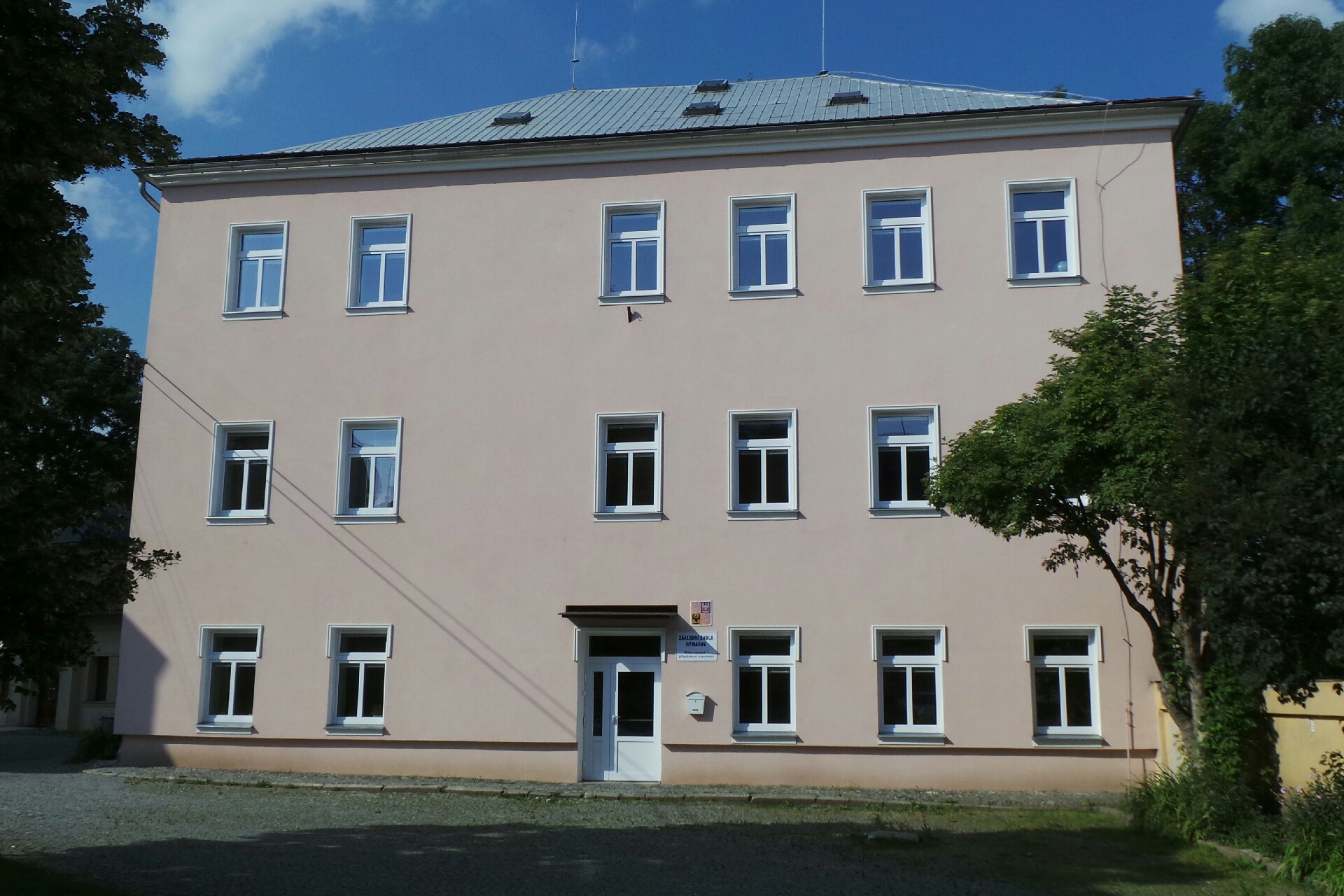 Základní škola , Rýmařov , Školní náměstí 1 foto 2