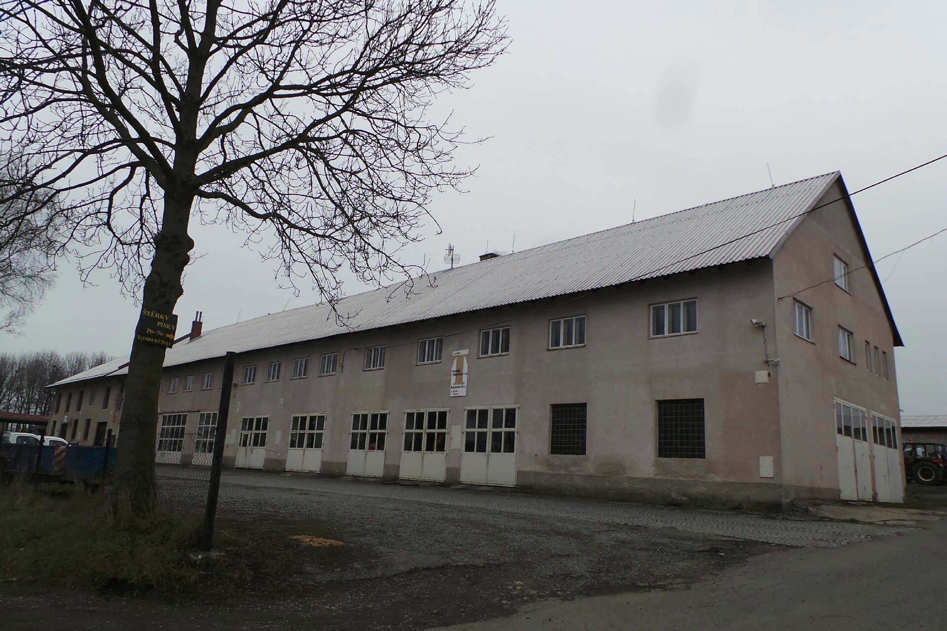 Výstavba sportovišť - Technika Rokytnice s.r.o.