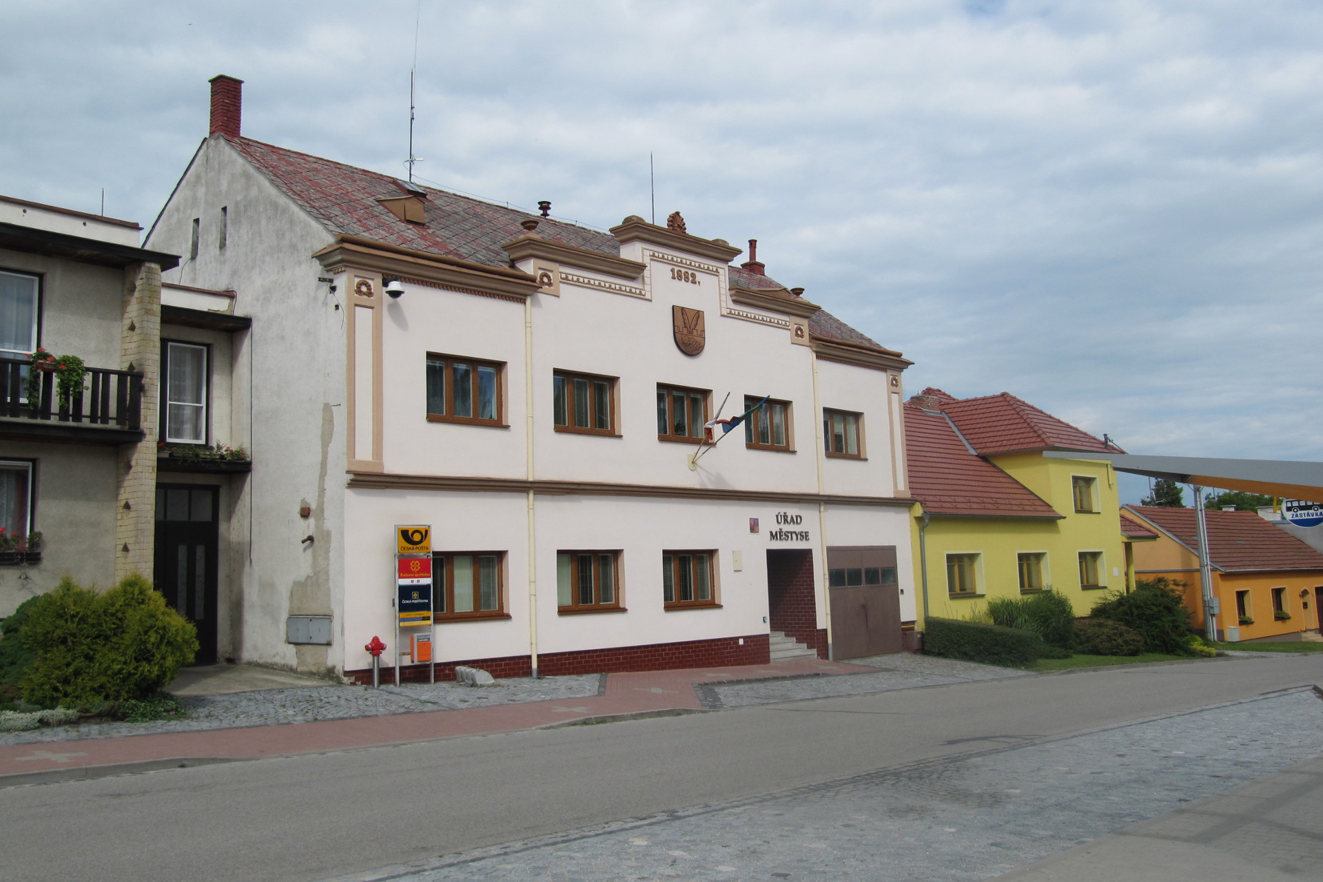 Polešovice - úřad městyse foto 1