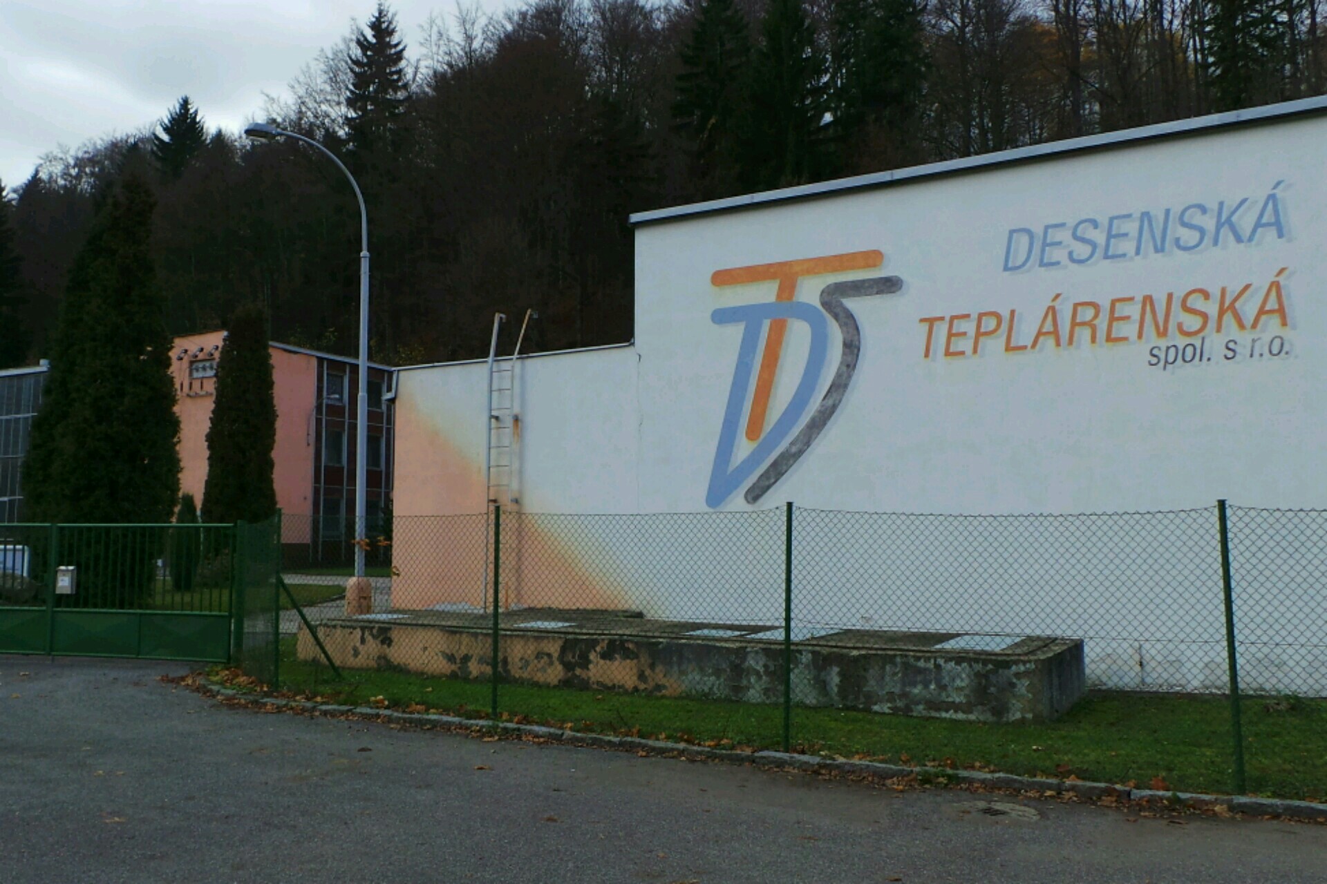 Desenská teplárenská společnost s ručením omezeným