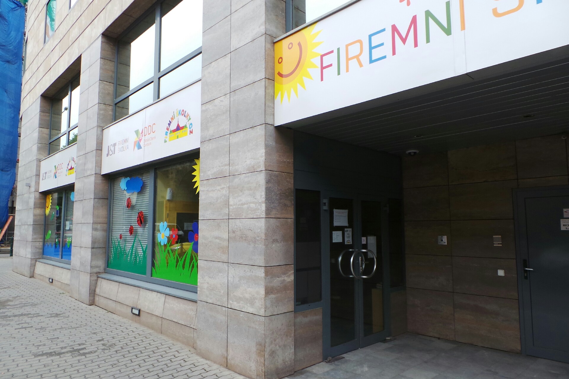 J & T firemní školka