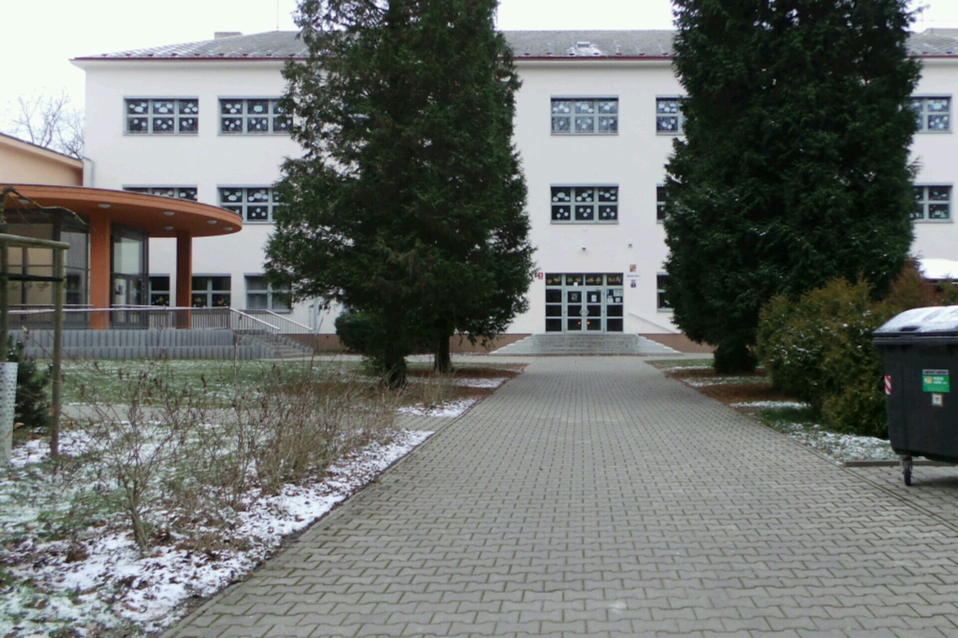 Základní škola a Střední škola, Praha 10, Vachkova 941