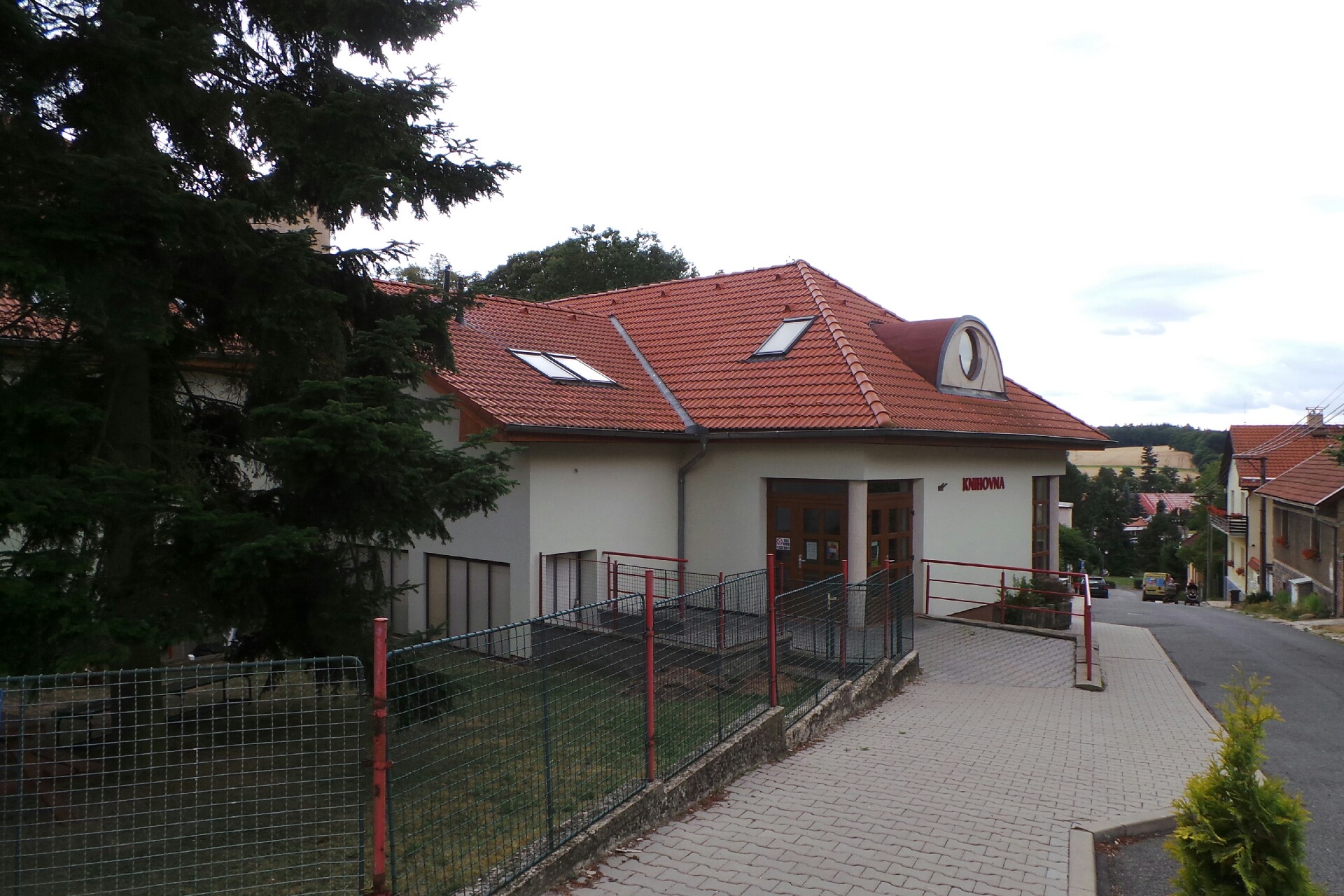 Vzorná lidová knihovna Velké Popovice