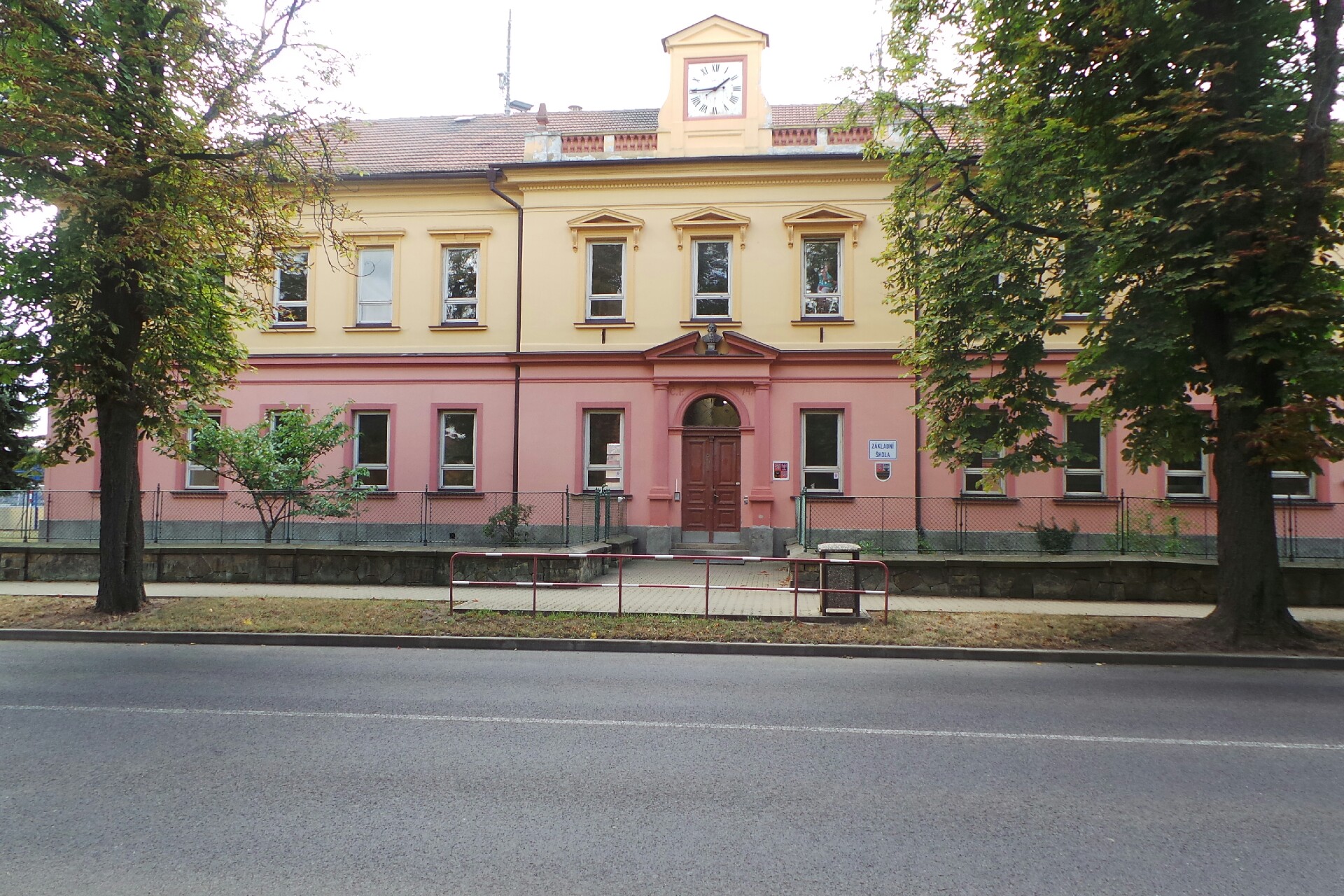 ZŠ a MŠ Lázně Toušeň