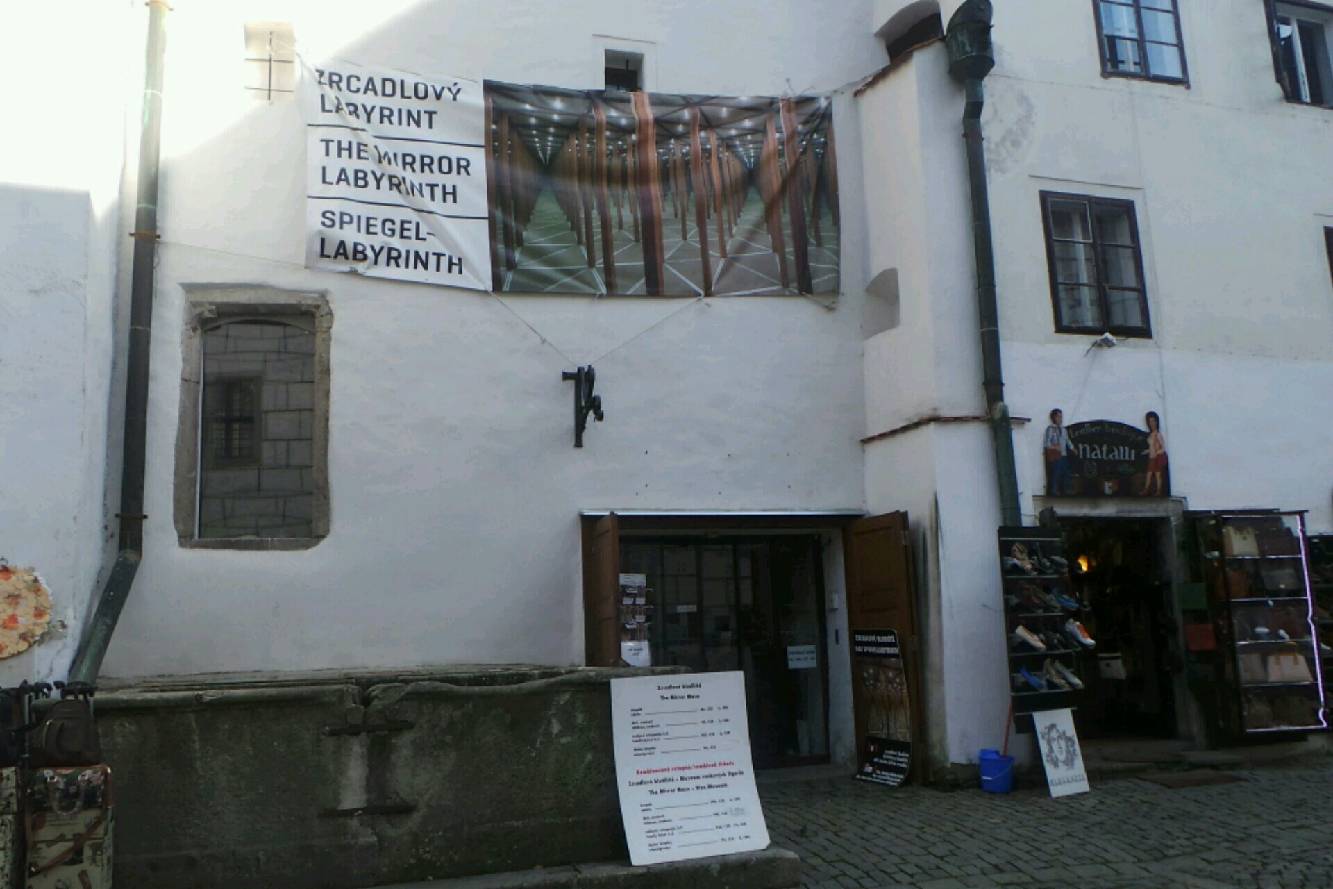 Zrcadlový labyrint