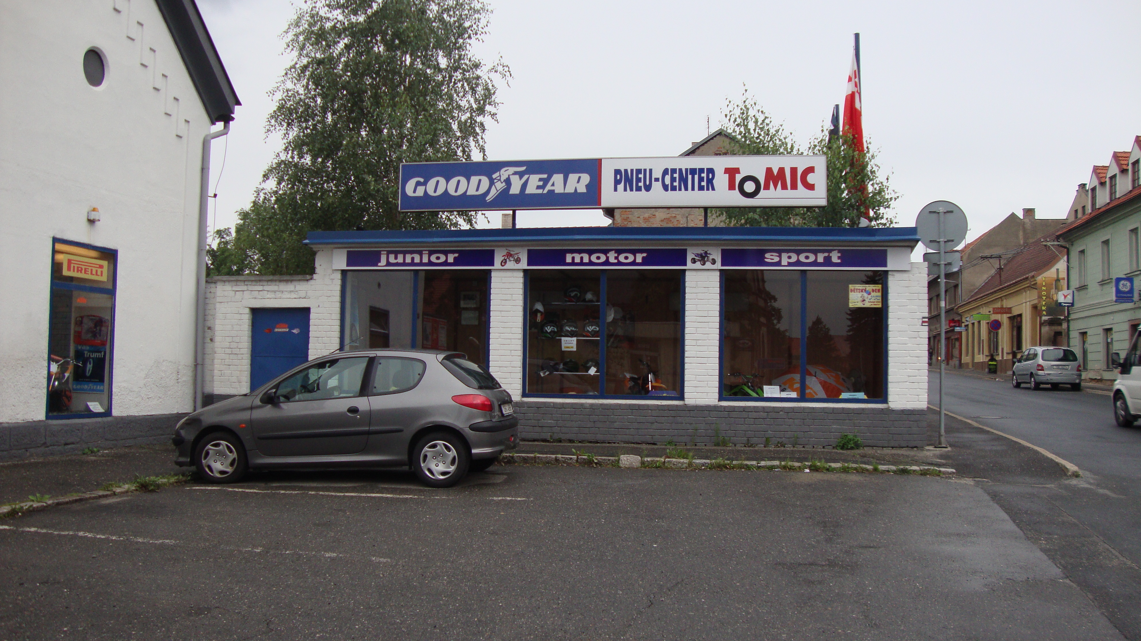 PNEU-CENTER TOMIC foto 3