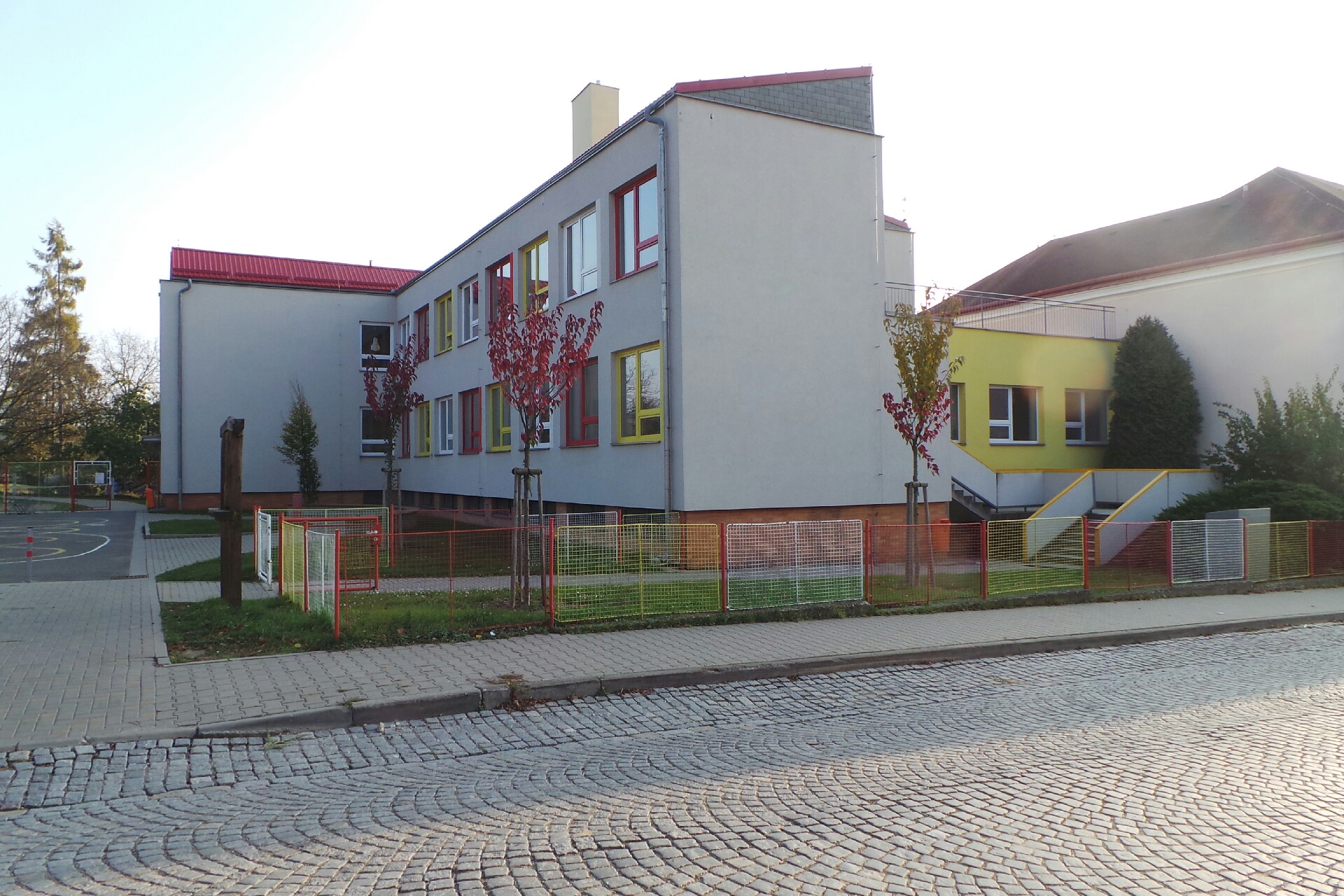 Základní škola a mateřská škola, Tupesy