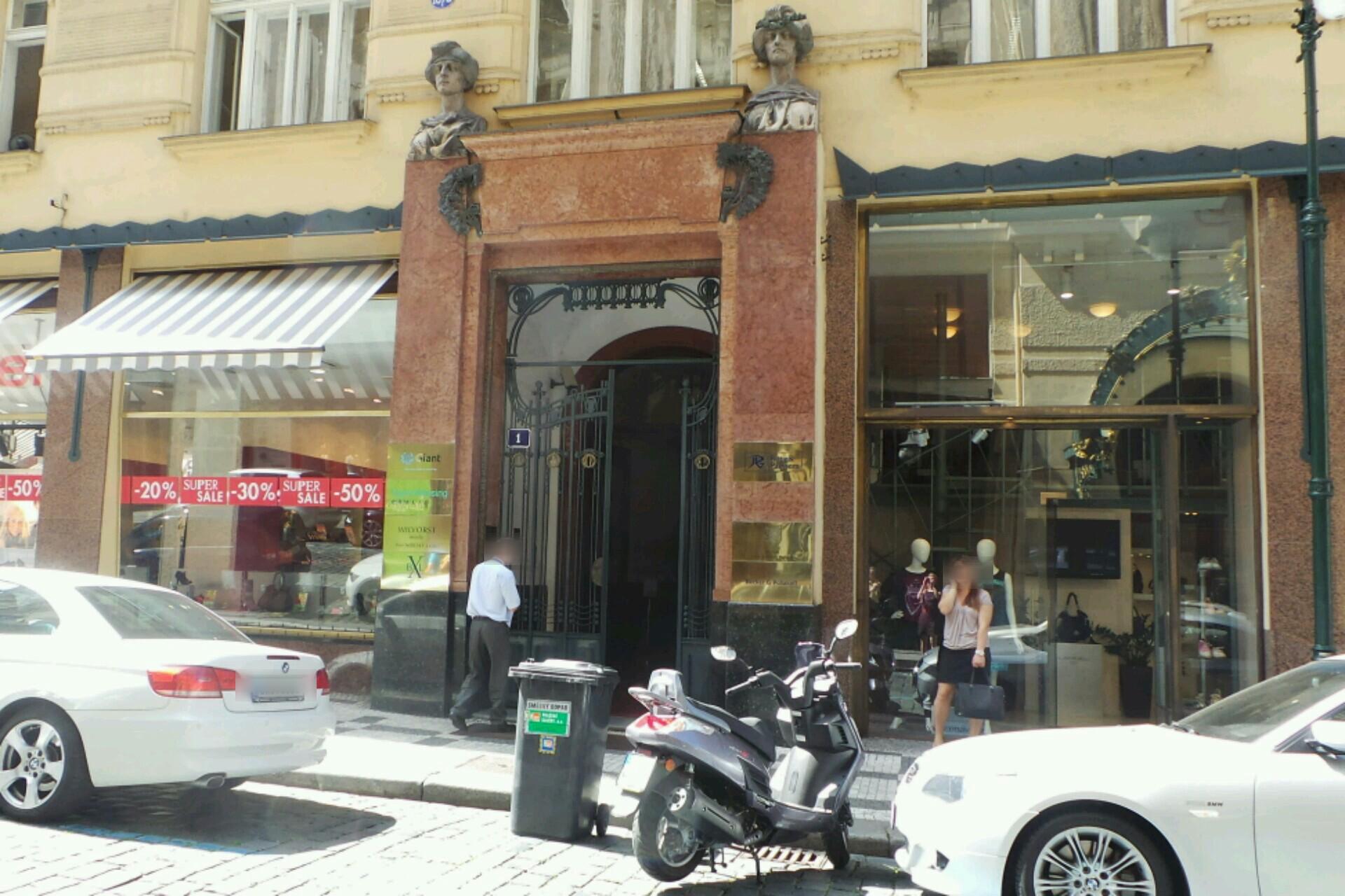 Dr. iur. Erwin Hanslik, advokát