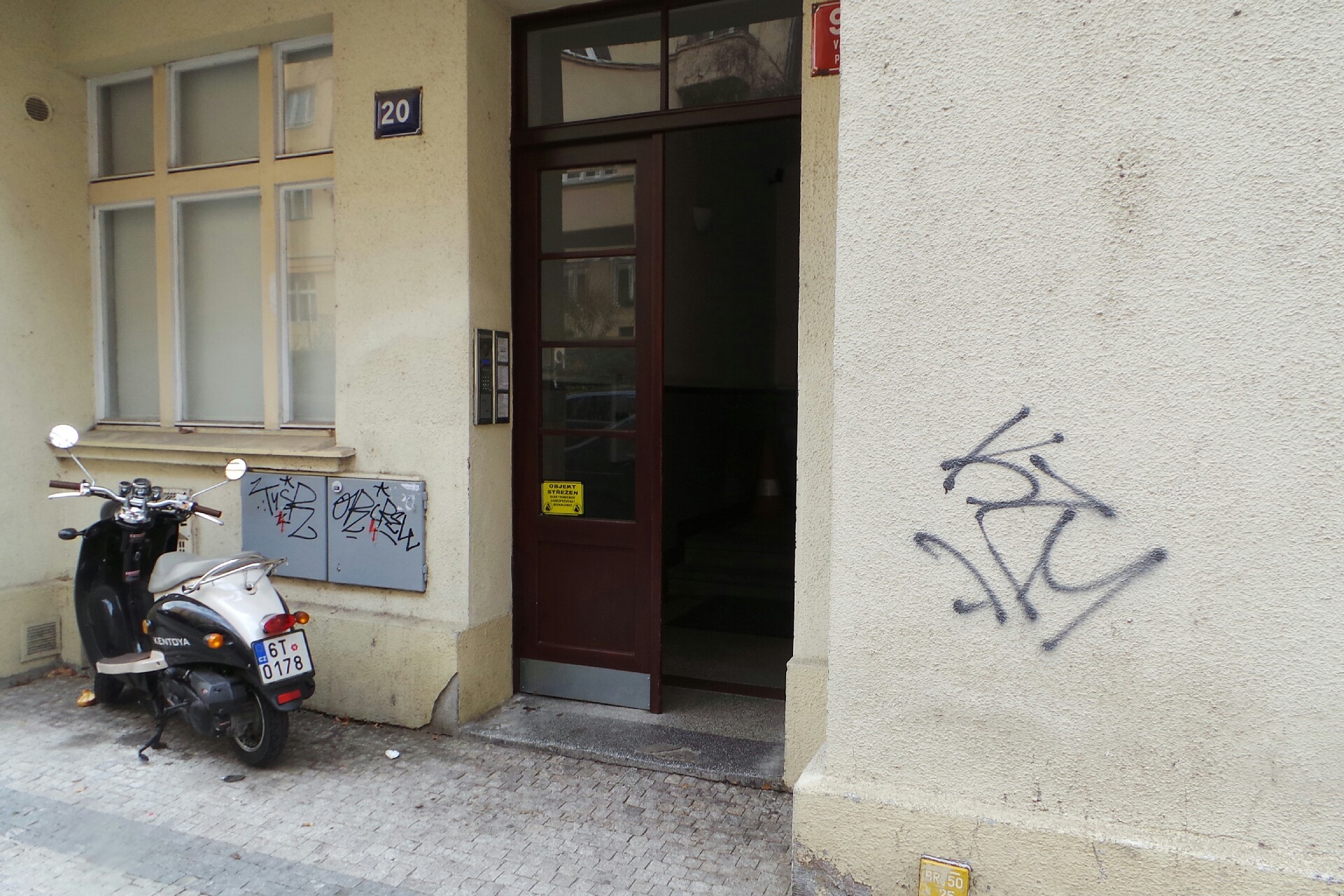 LEGAL COMPANY, s.r.o.