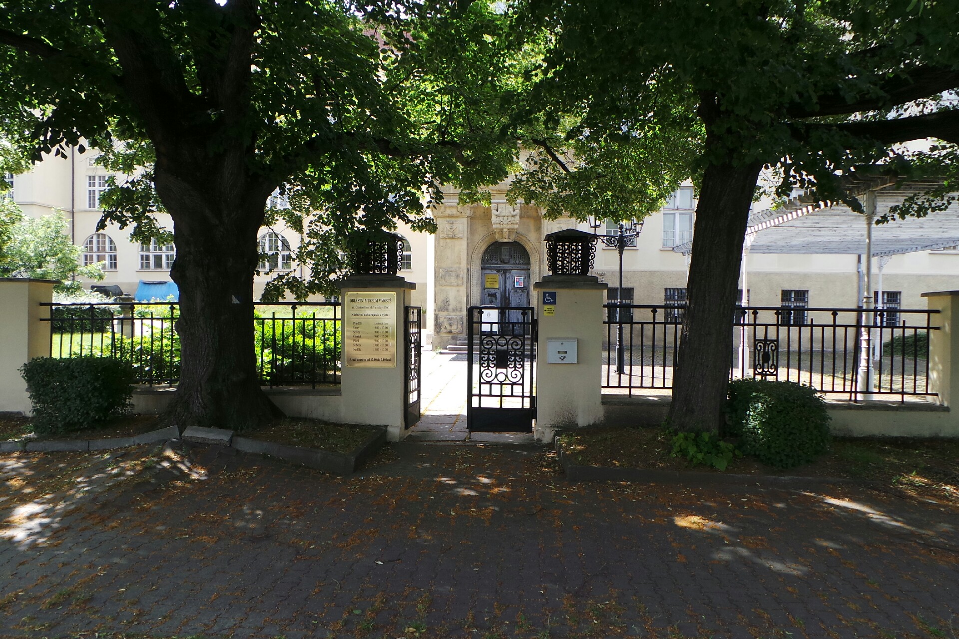 Oblastní muzeum a galerie v Mostě foto 2