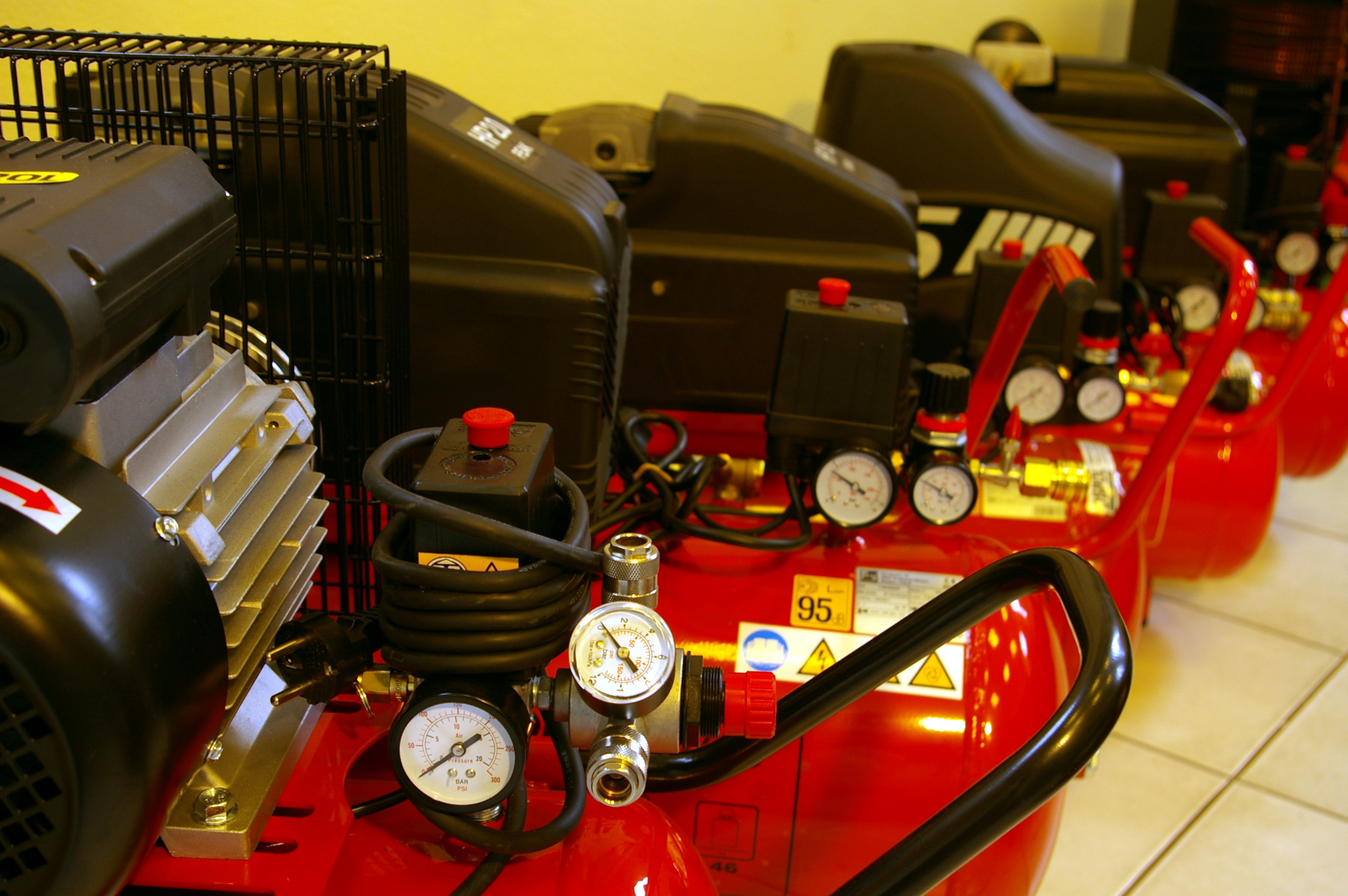 OSPOL TECH – kompresory a elektrocentrály foto 2