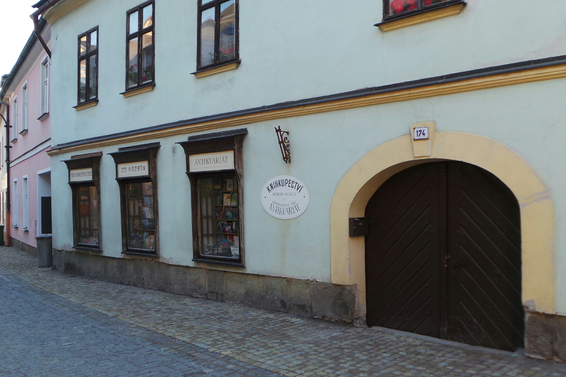 Knihkupectví-antikvariát Dolejš Martin
