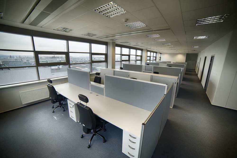 ErgoOffice - truhlářství zakázková výroba nábytku a paravánových systému foto 2