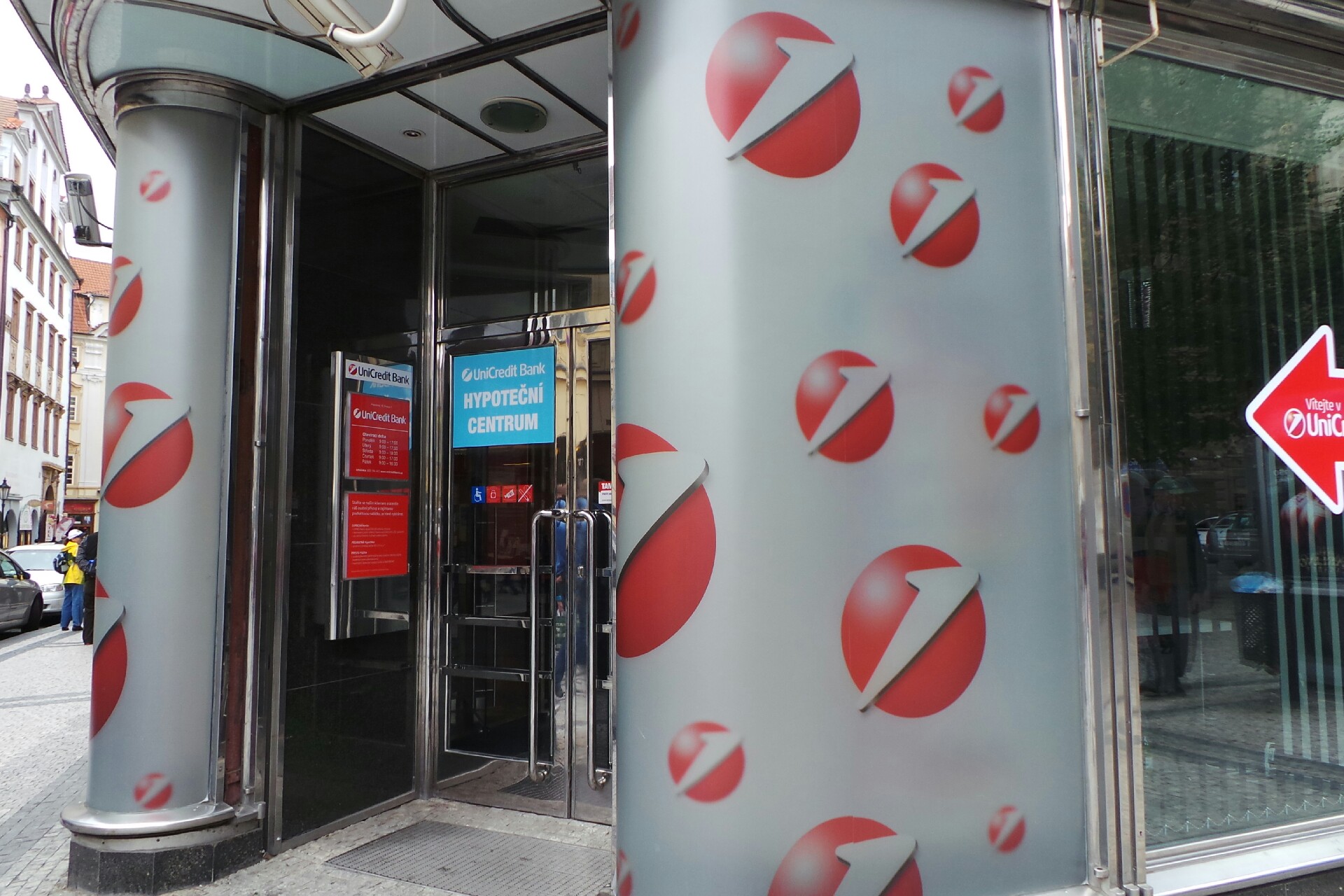 Bankomat UniCredit Bank Czech Republic