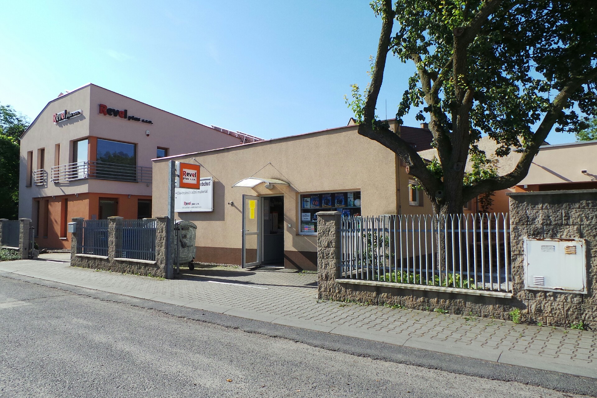 REVEL PLUS, s.r.o.