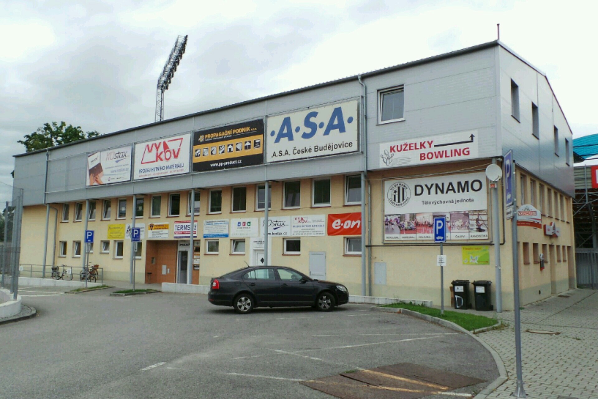 Fotbalový stadion Střelecký ostrov