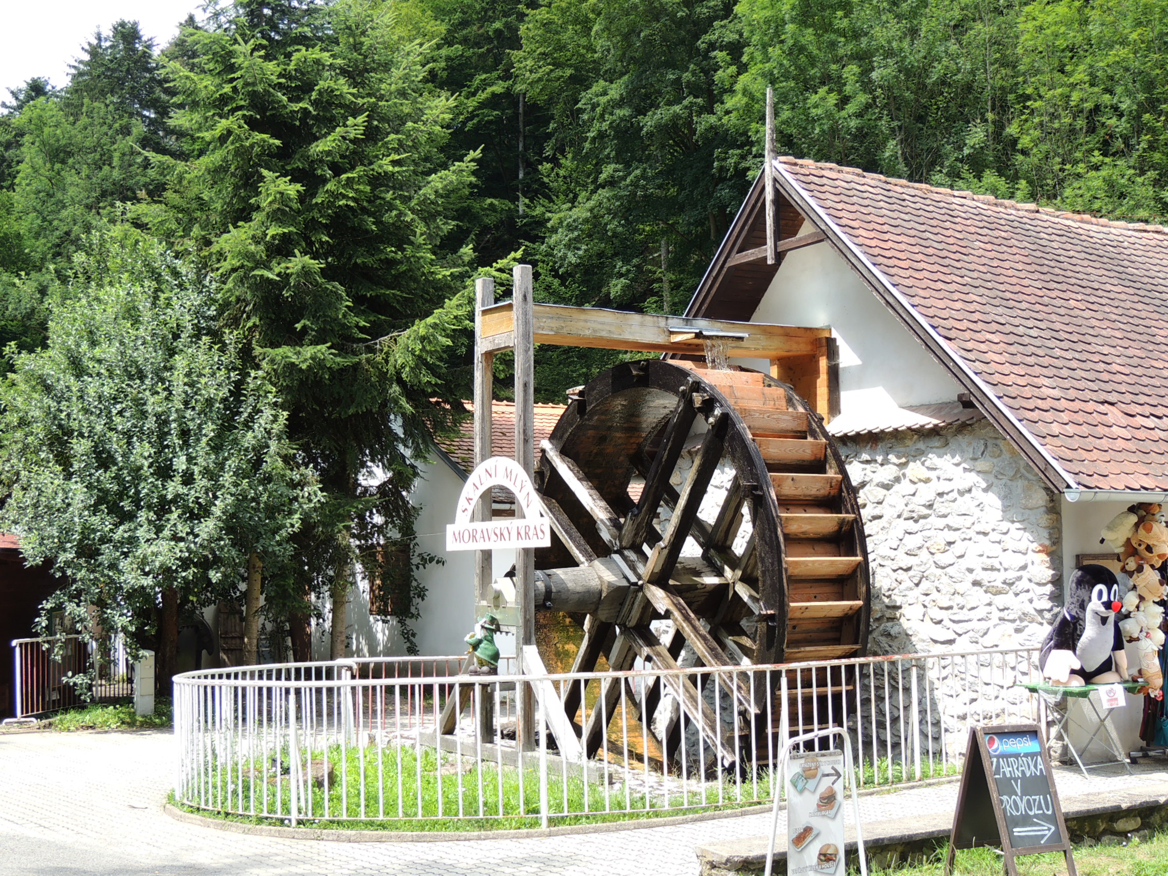 Jídelna Skalní mlýn foto 3