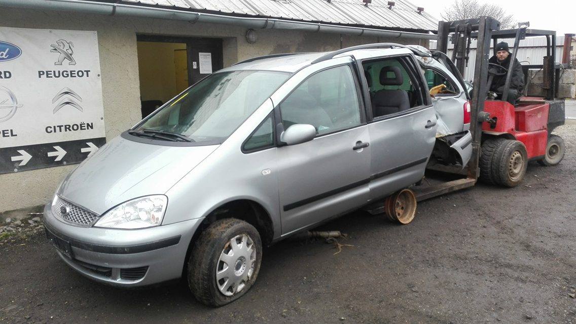 Autovrakoviště Opel a Ford foto 4