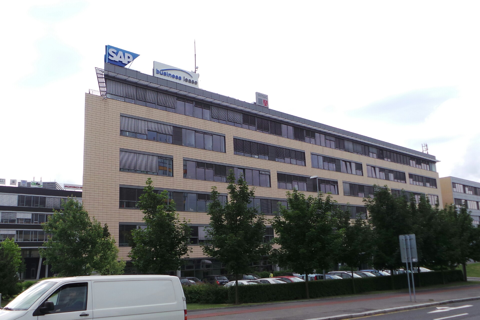 BUSINESS LEASE, s.r.o.