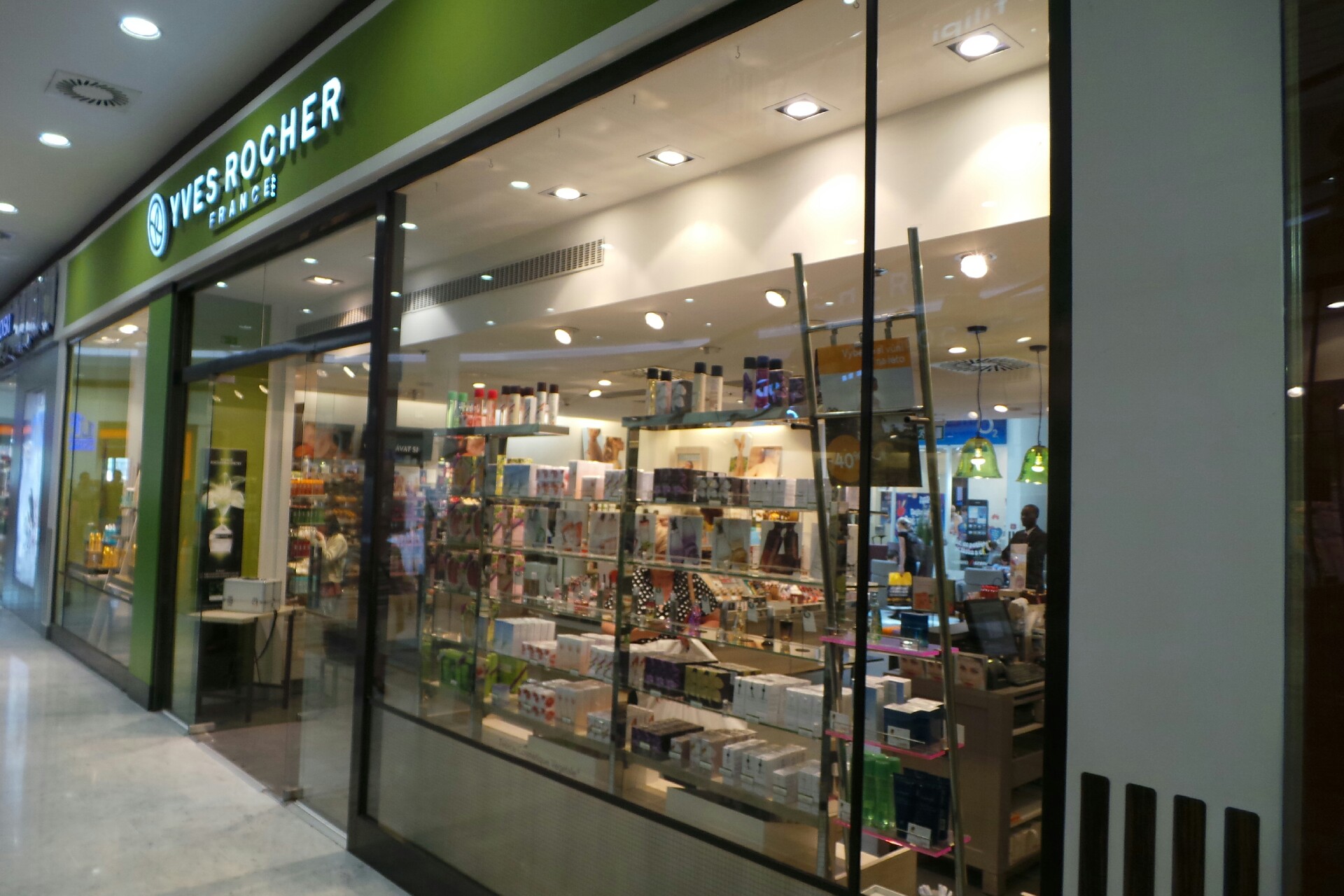 Yves Rocher foto 2