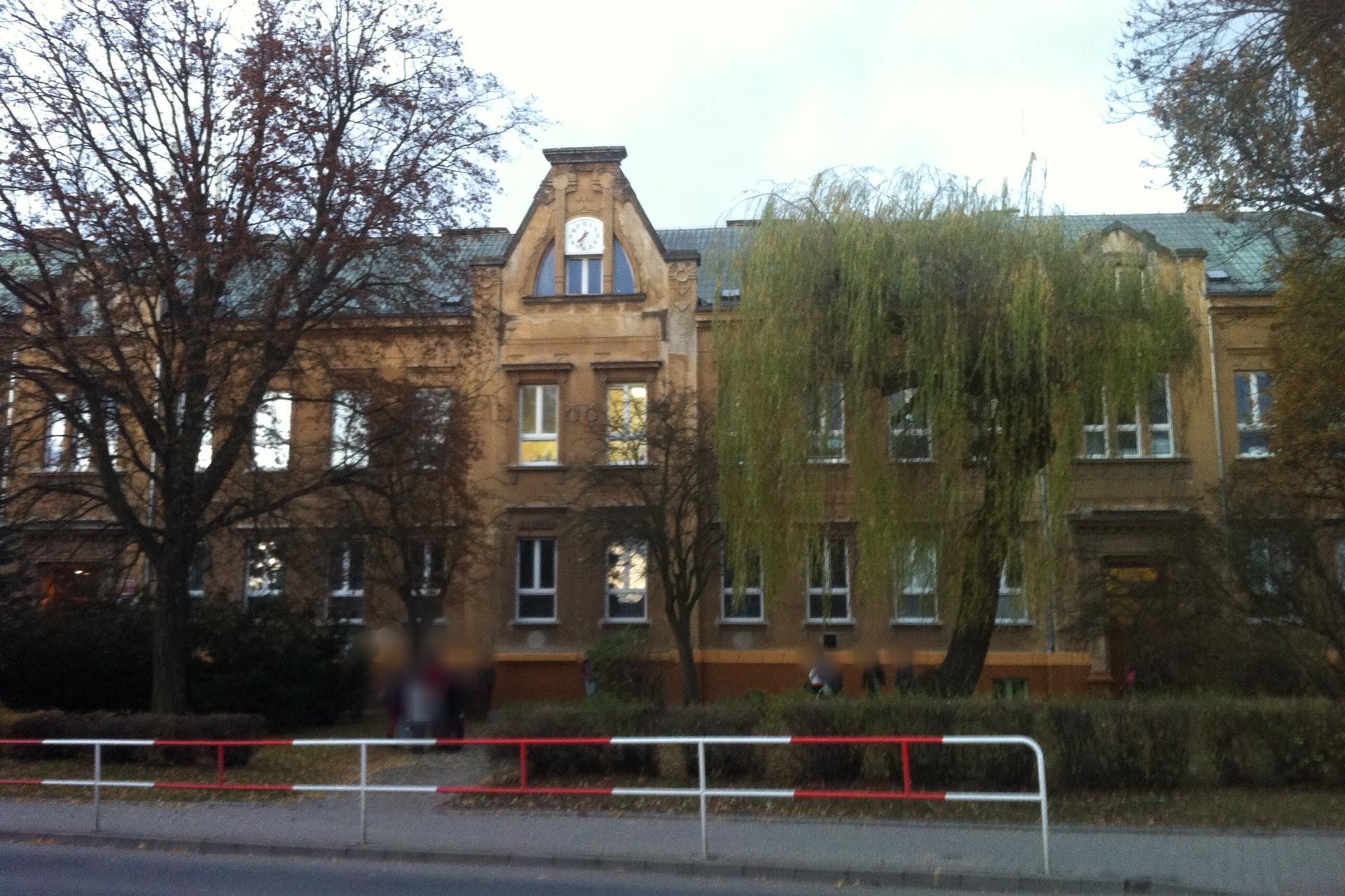 ZŠ a MŠ Kladno, Doberská