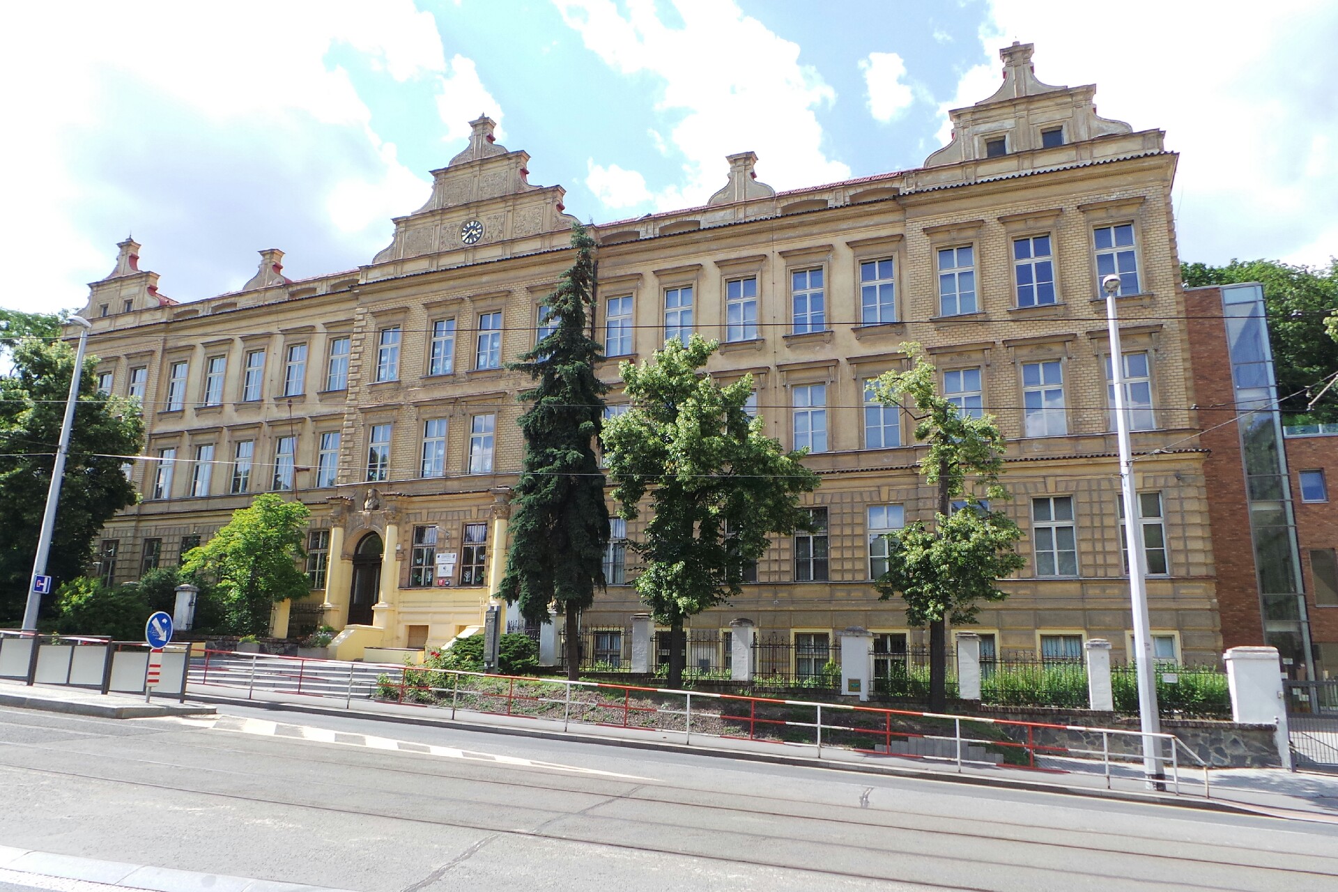 ZŠ Praha 5, Radlická