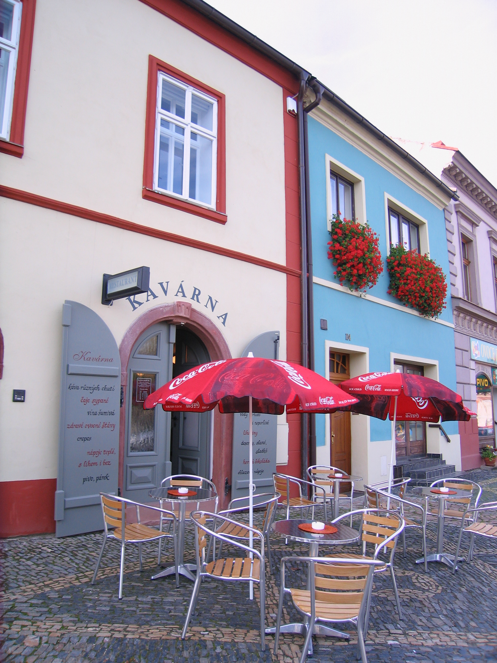 Restaurace-kavárna Jenom tak... foto 2