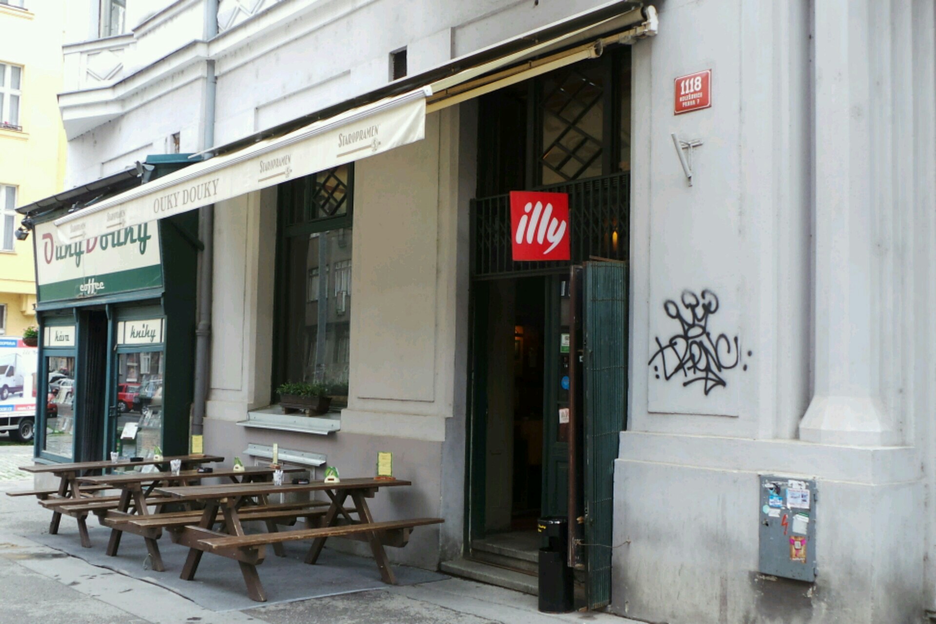 Antikvariát Ouky Douky