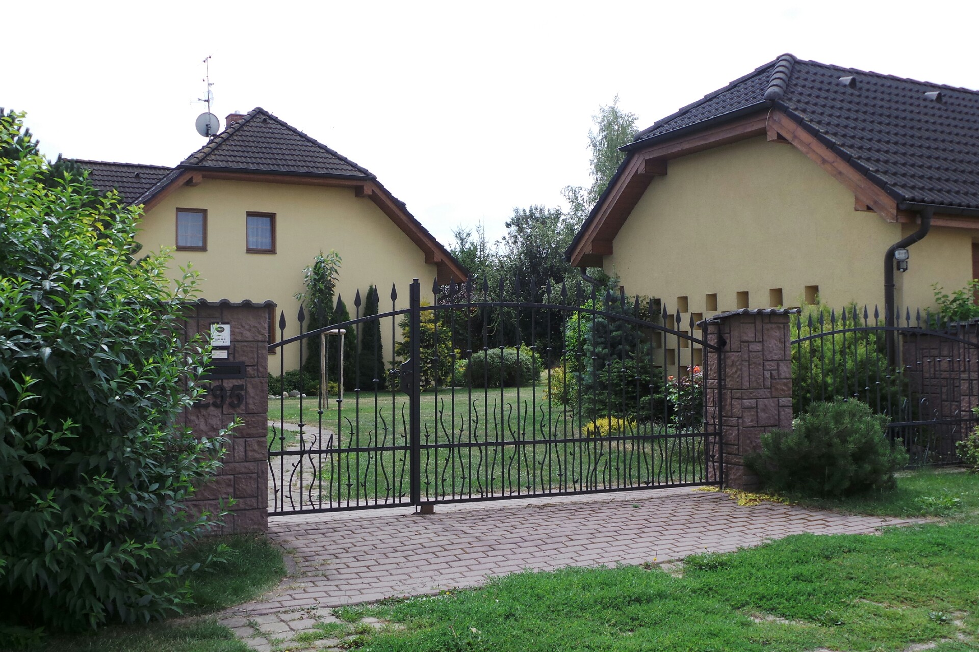 Poradenské centrum Hradecký Dvůr, s.r.o. foto 1