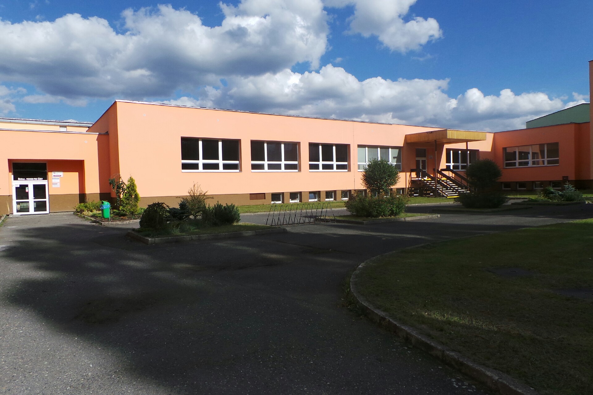 Střední odborná škola a Střední odborné učiliště Dubno foto 2