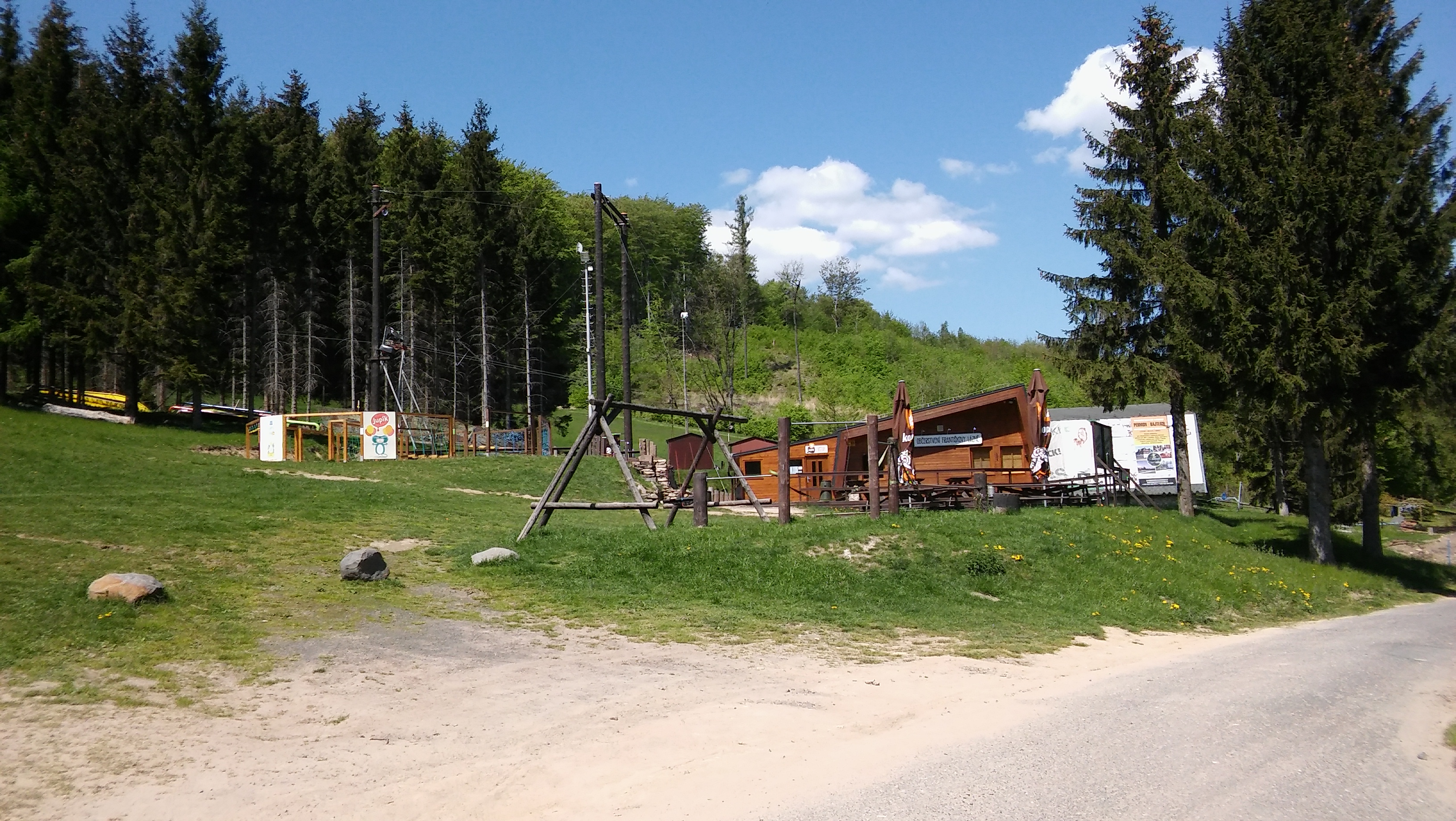 Bar na dolní stanici foto 1