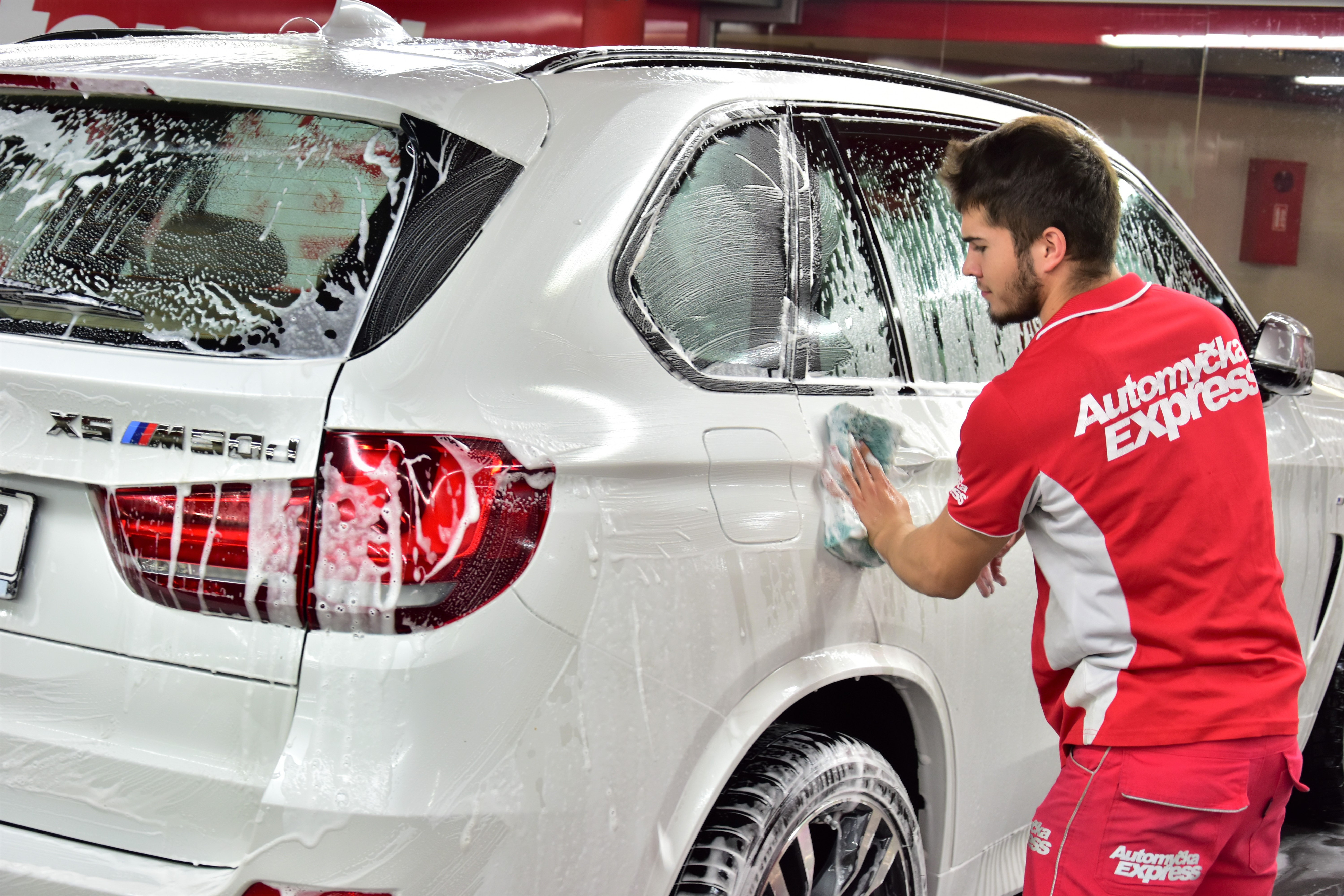 Automyčka Express | Westfield Chodov foto 5