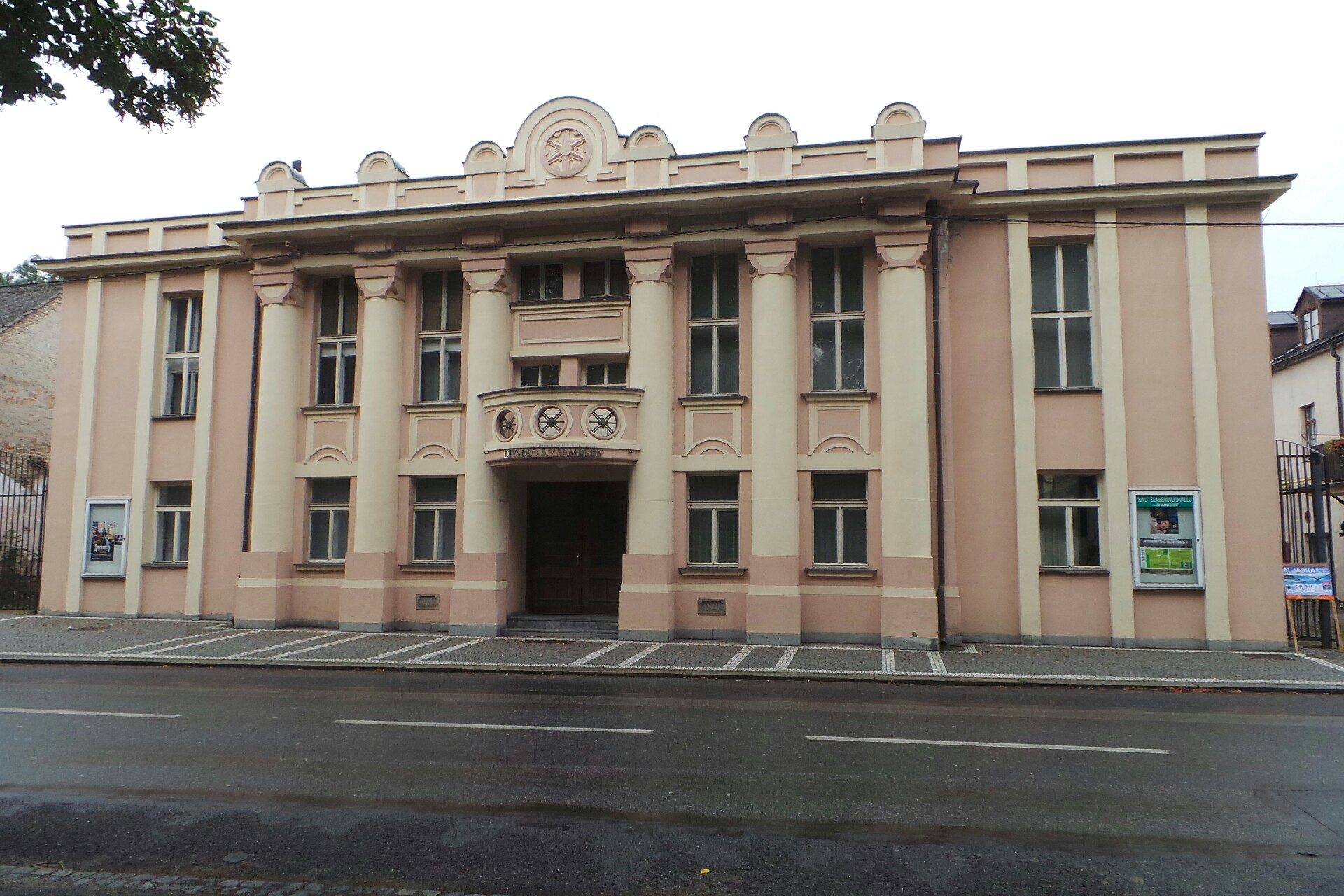 Divadelní spolek Šembera