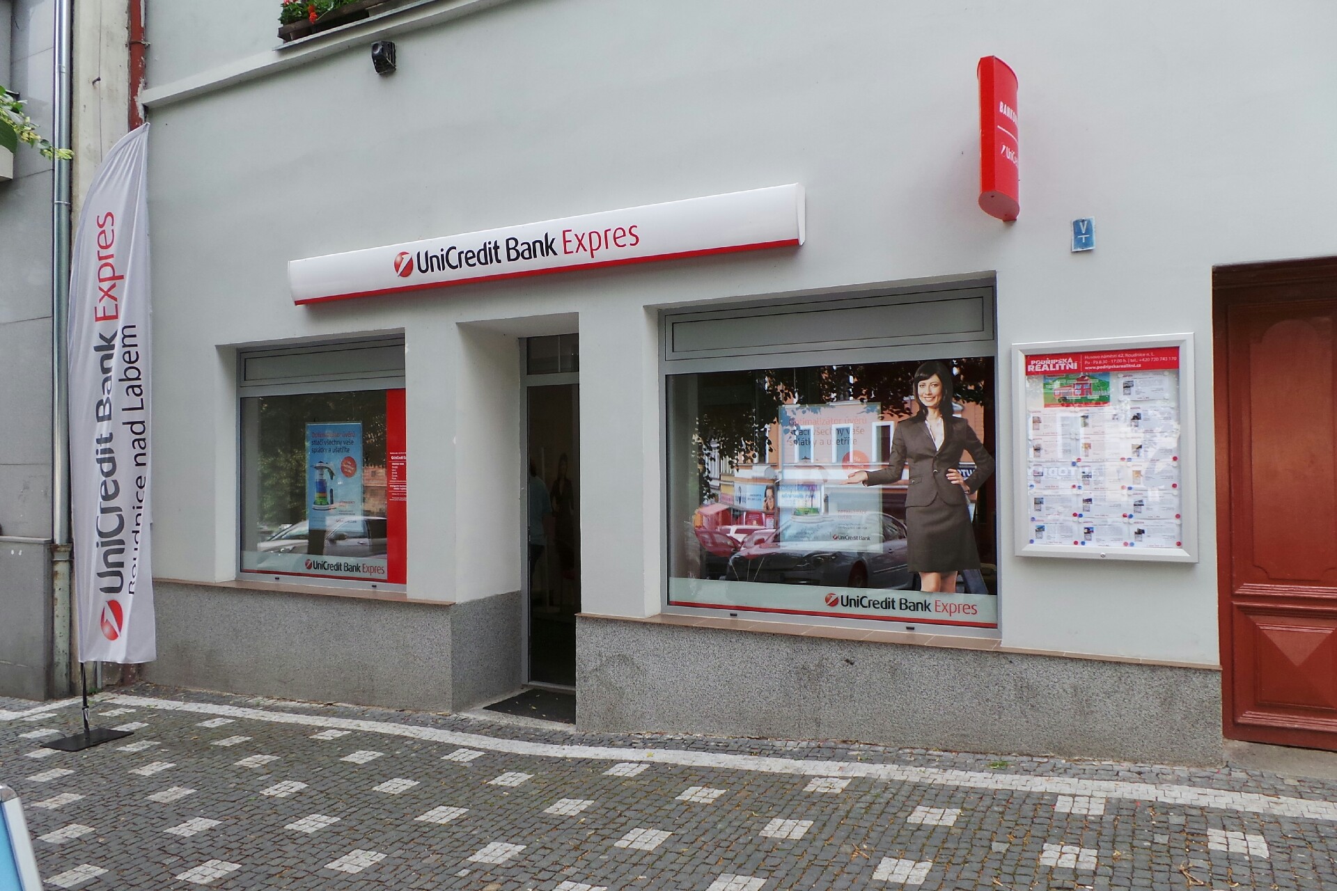 Bankomat UniCredit Bank Czech Republic foto 2