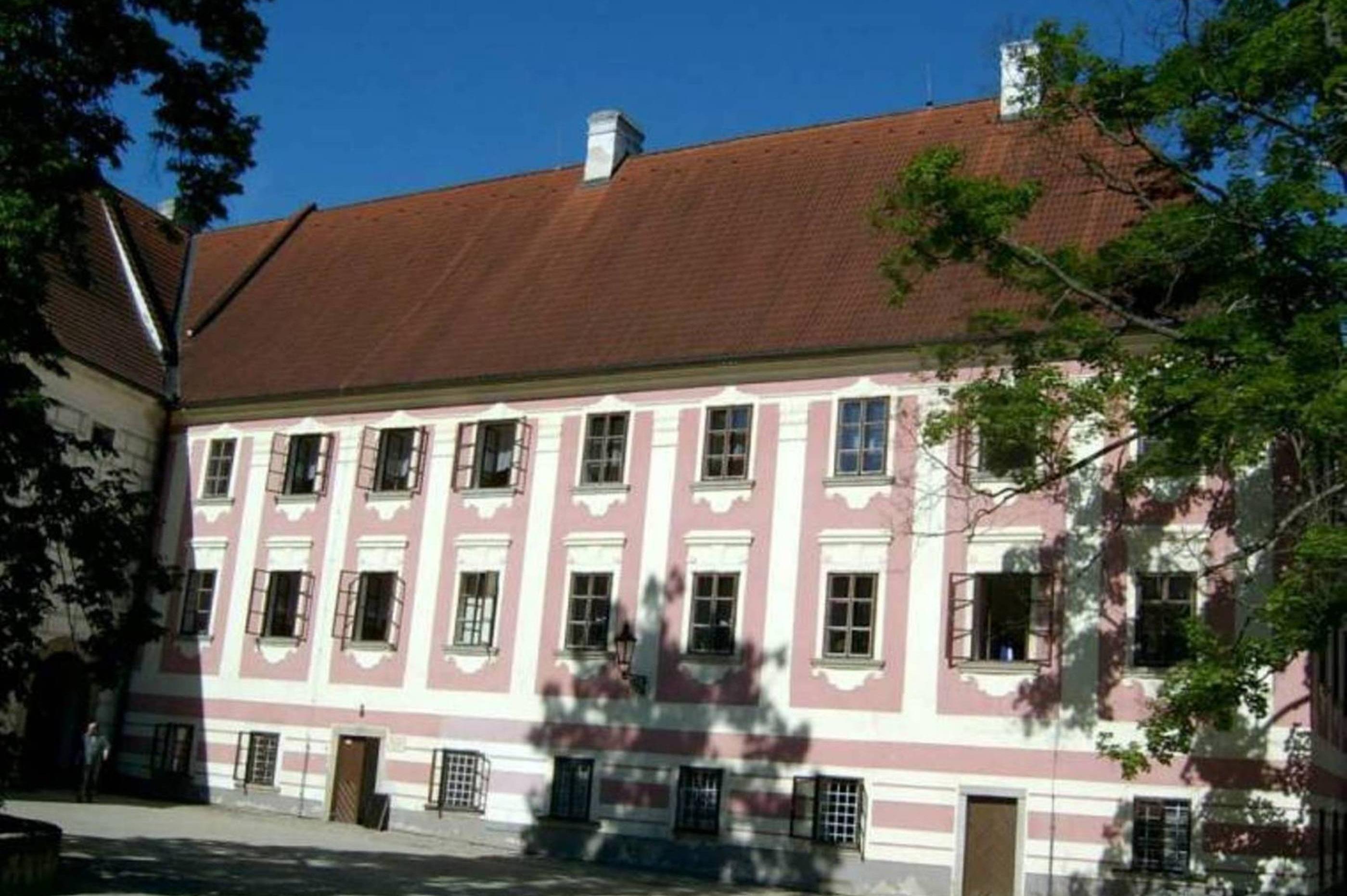 Obchodní akademie, Střední odborná škola aStřední odborné učiliště, Třeboň - domov mládeže