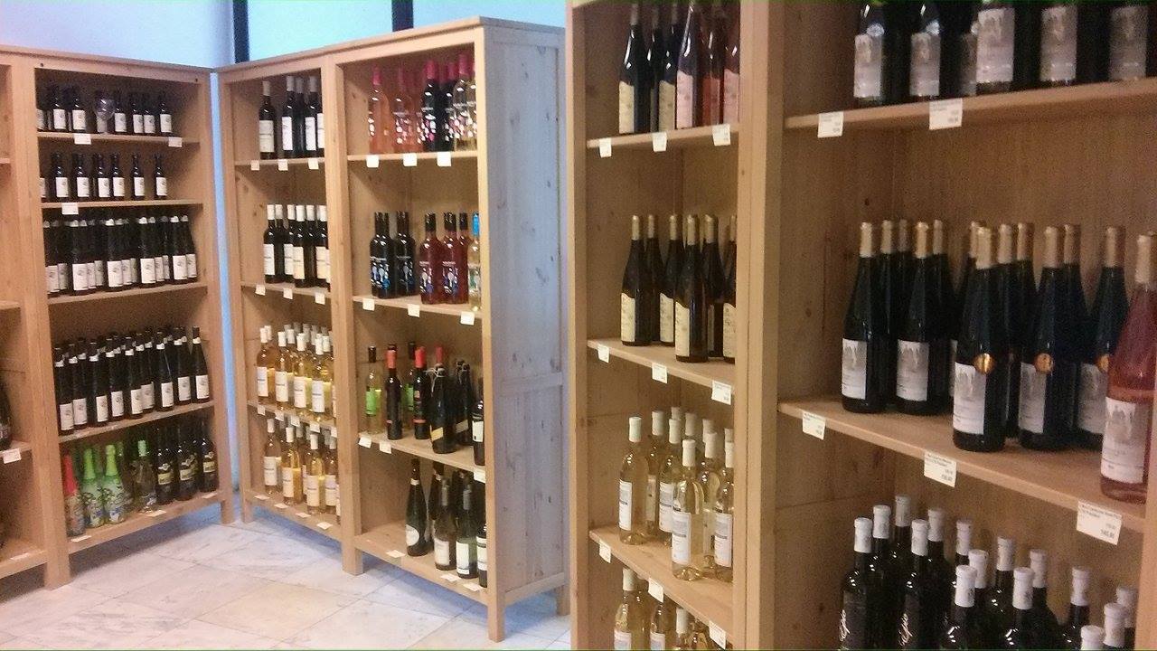 Hyveco Liquor Shop foto 3