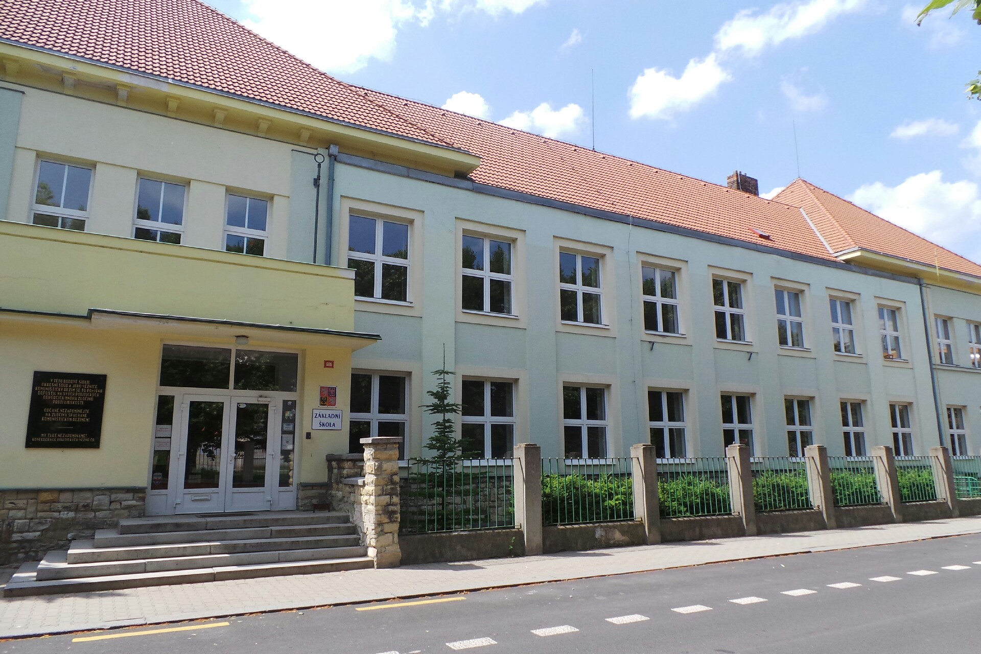 ZŠ Lovosice, Všehrdova