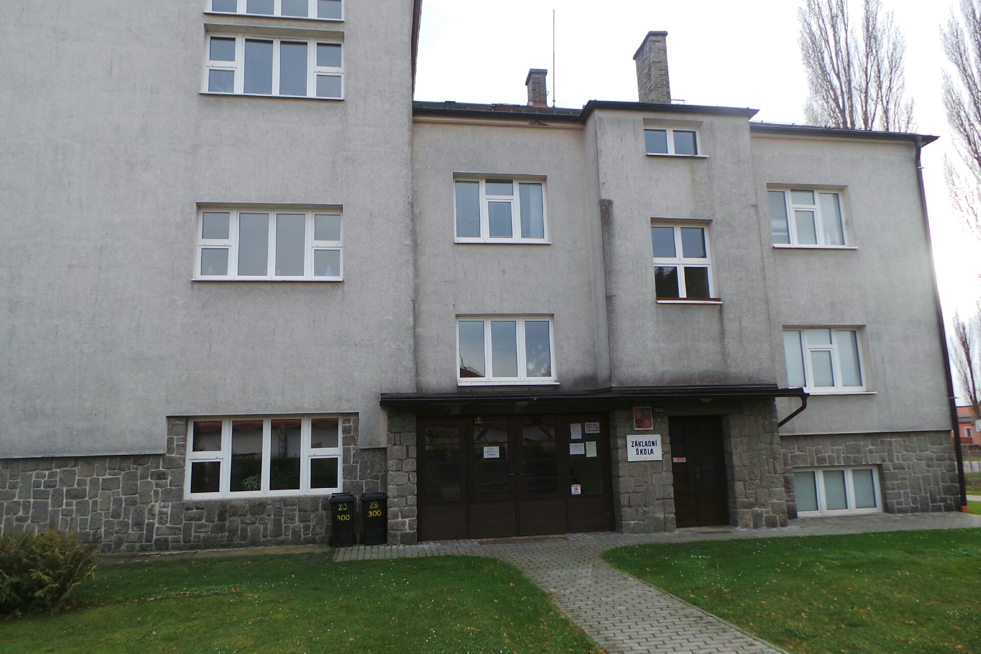 ZŠ Kamenný Újezd, Plavnická