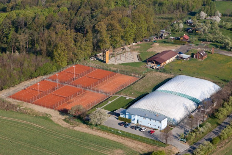 TENIS MLADCOVÁ foto 2