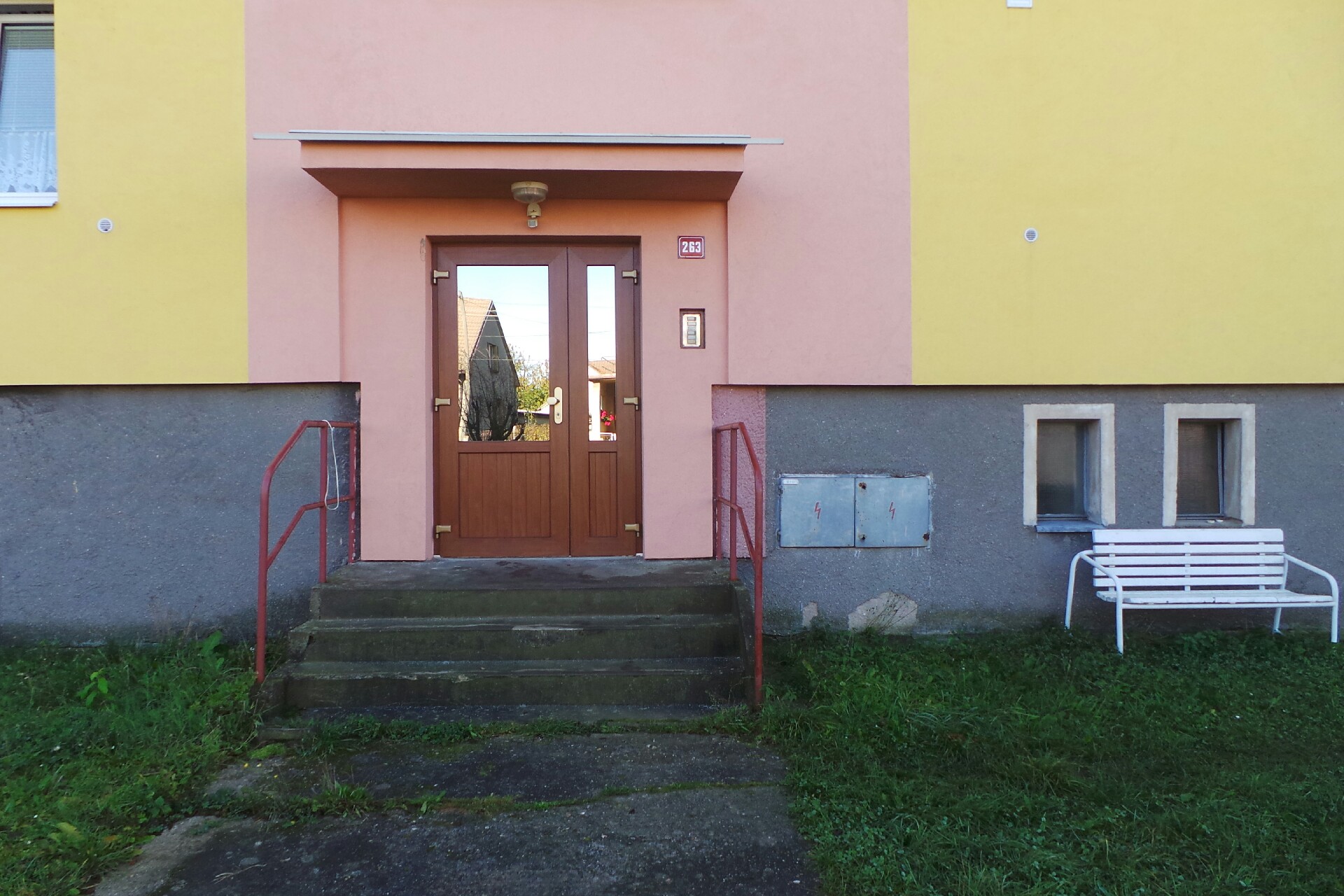 Mgr. Lenka Kvapilová Hofmanová, advokát