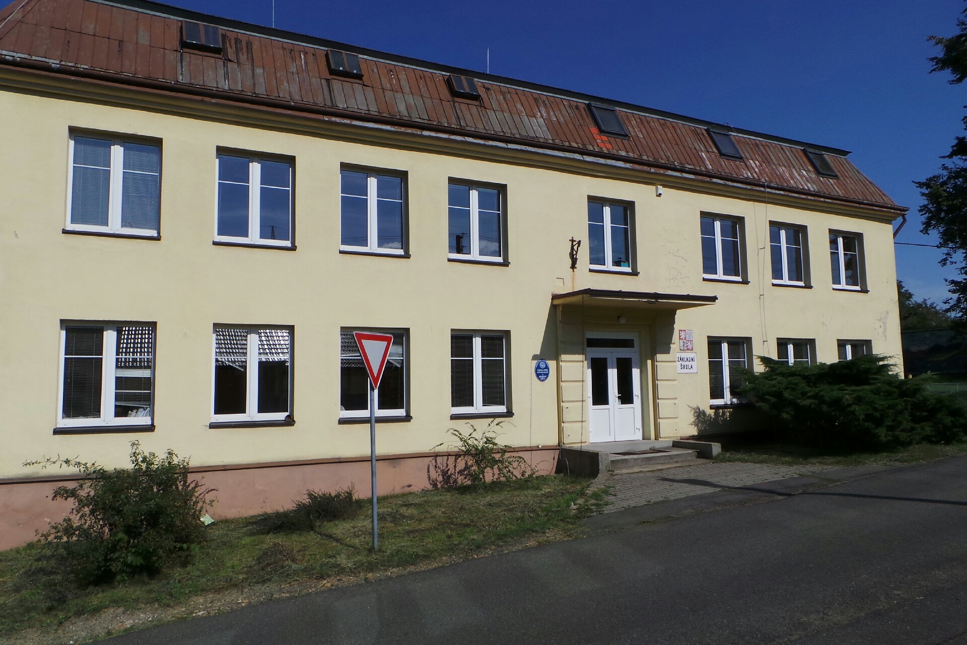 Základní škola a Mateřská škola Ostašov, Liberec, Žákovská