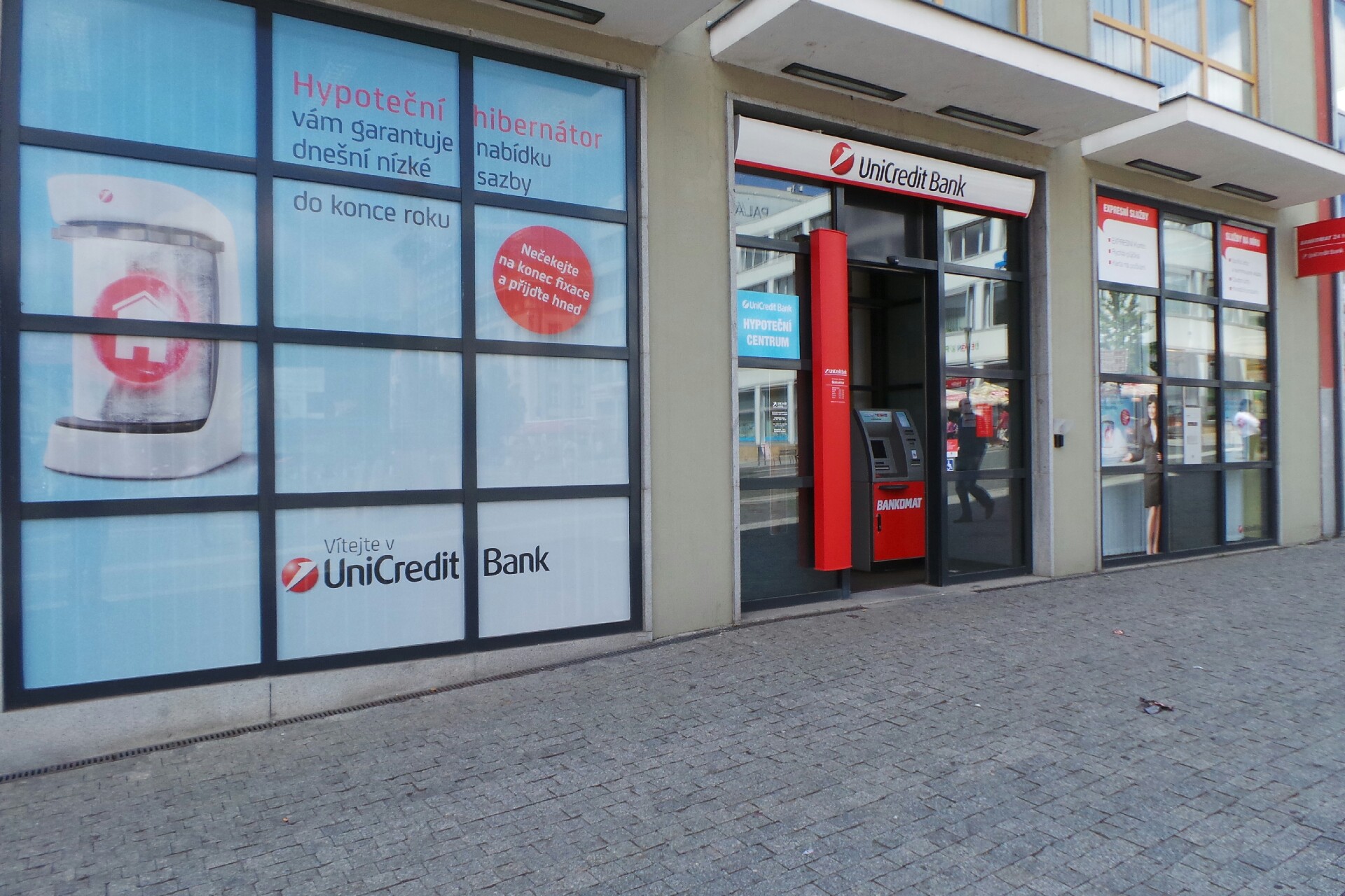 UniCredit Bank Czech Republic and Slovakia, a.s. foto 2
