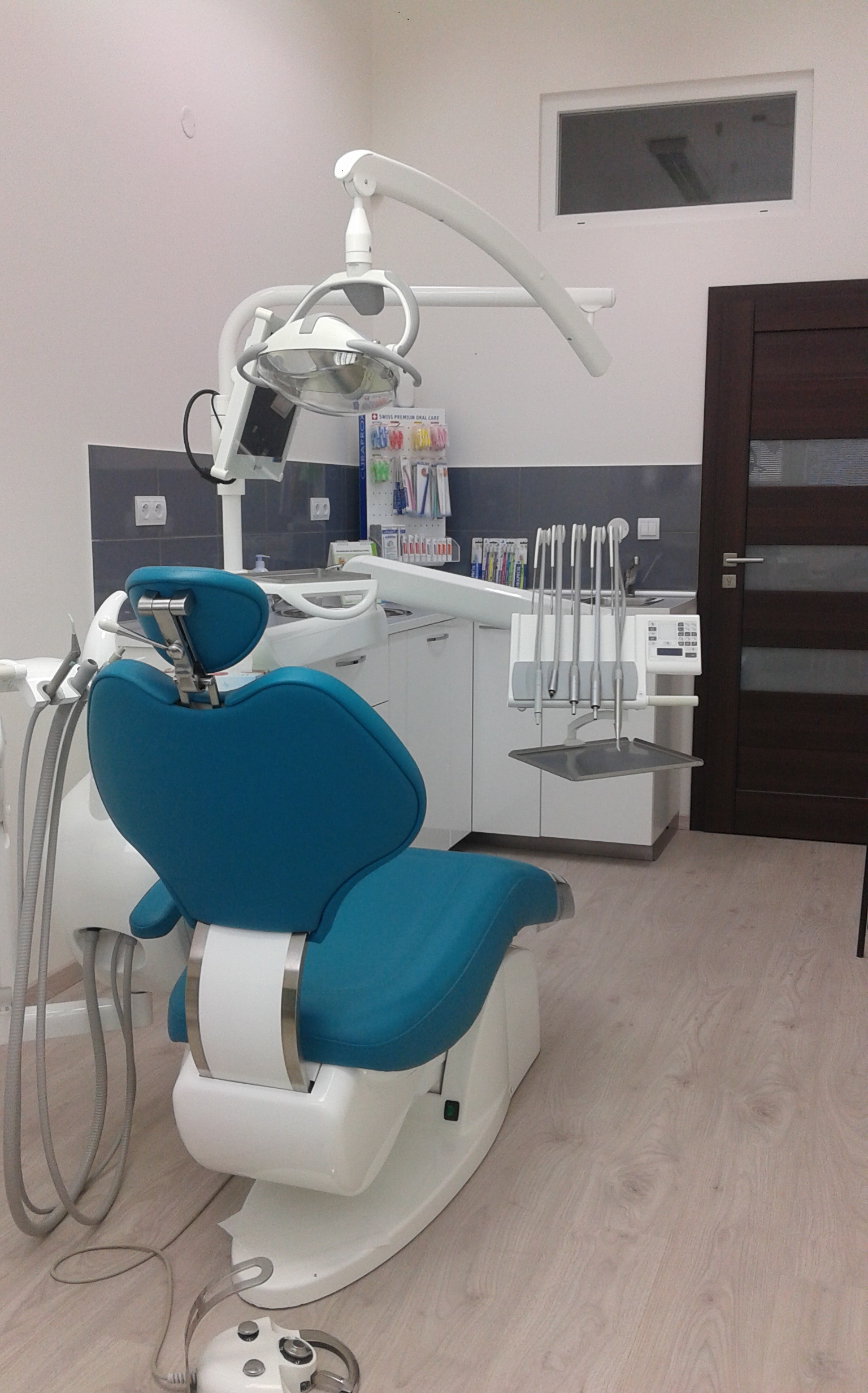 AM Dent Praha, s.r.o. – MUDr. Miroslava Andrašovičová foto 4