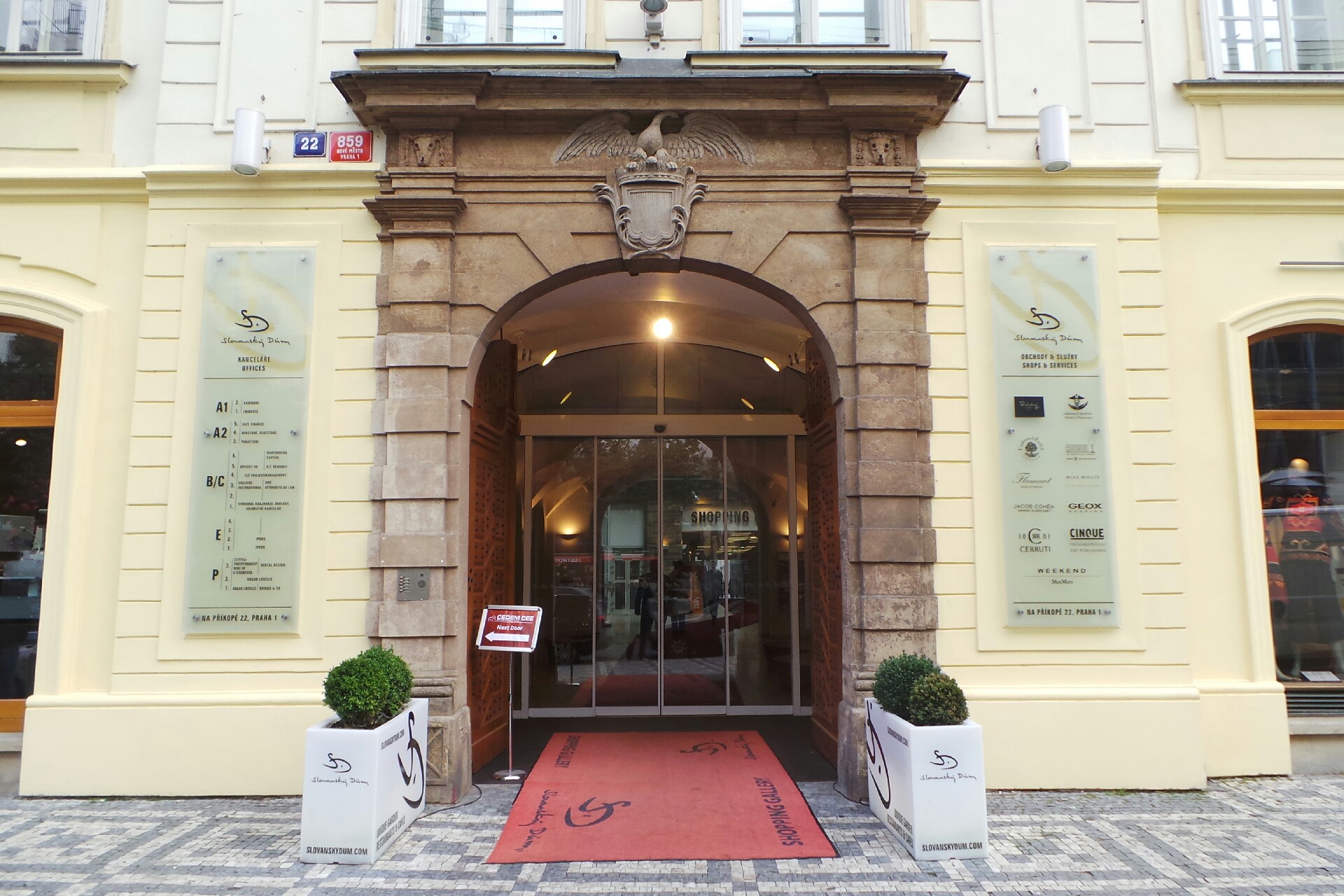 Mgr. Zuzana Frolíková, advokát