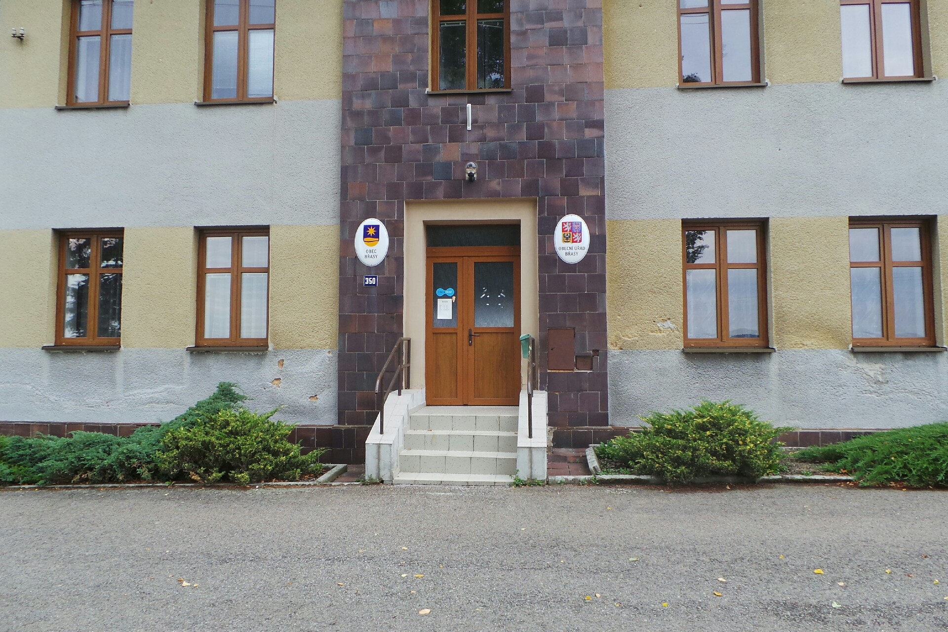 Břasy - obecní úřad foto 2