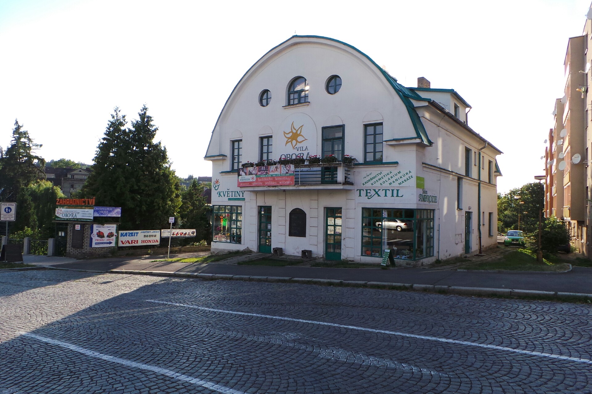 Jitka Kaperová - Salon AMBROZIE